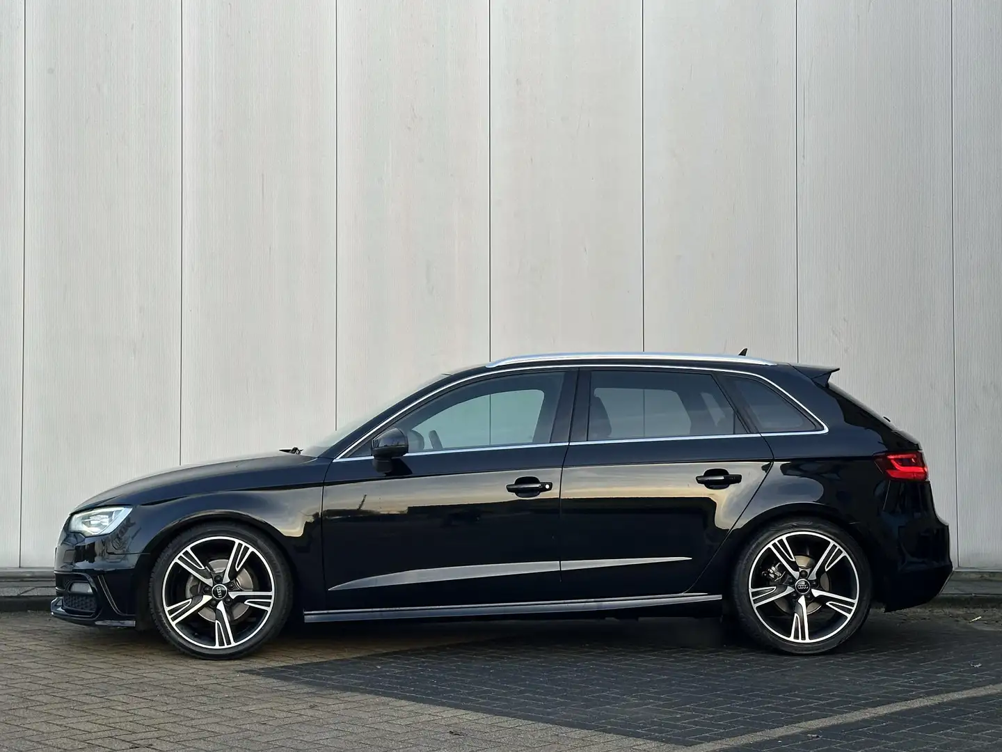 Audi A3 Sportback 1.4 TFSI Ambition Pro Line S g-tron Noir - 2