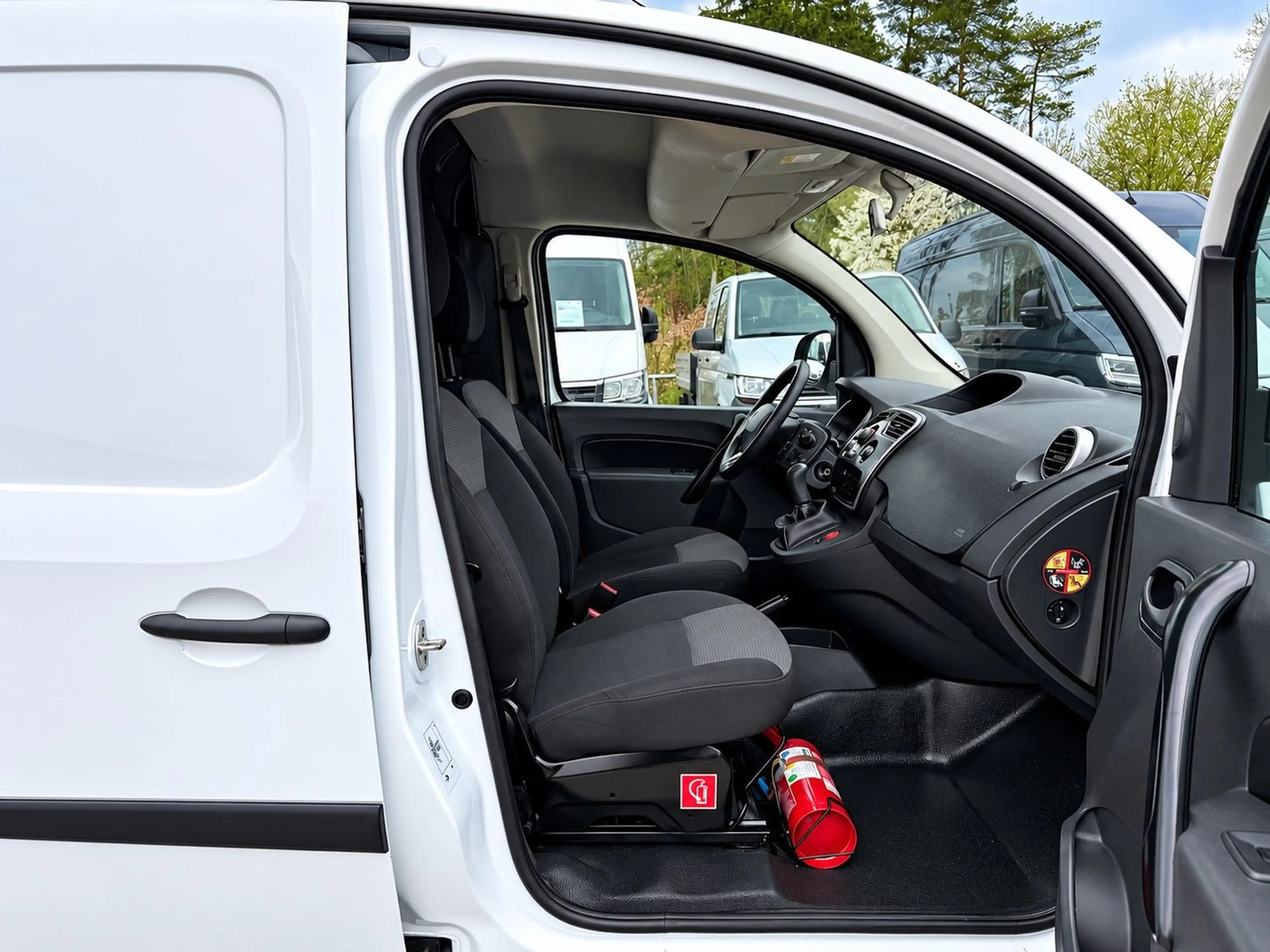 Renault Kangoo Rapid Extra KLIMA TEMP SORTIMO AHK 1HAND — photo 9