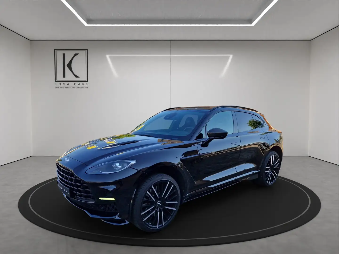 Aston Martin DBX 707 *CARBONPAKET* Negru - 1