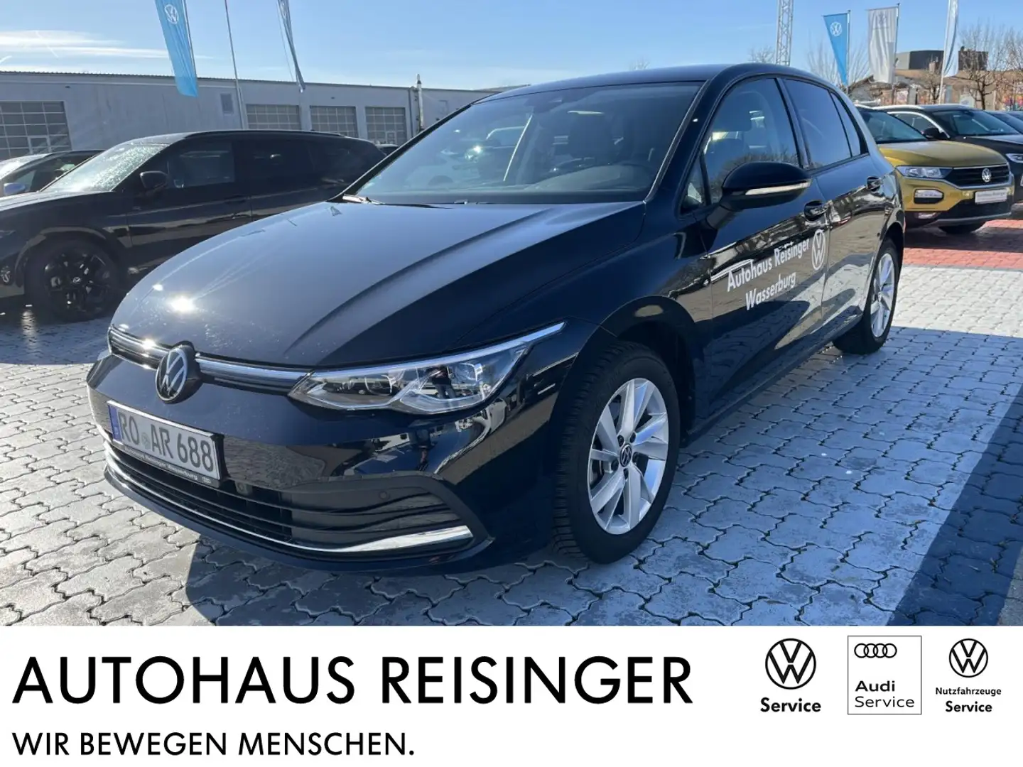 Volkswagen Golf VIII 1.0 eTSI Active DSG (NAVI,APP,LED,ACC,RearVie Schwarz - 1