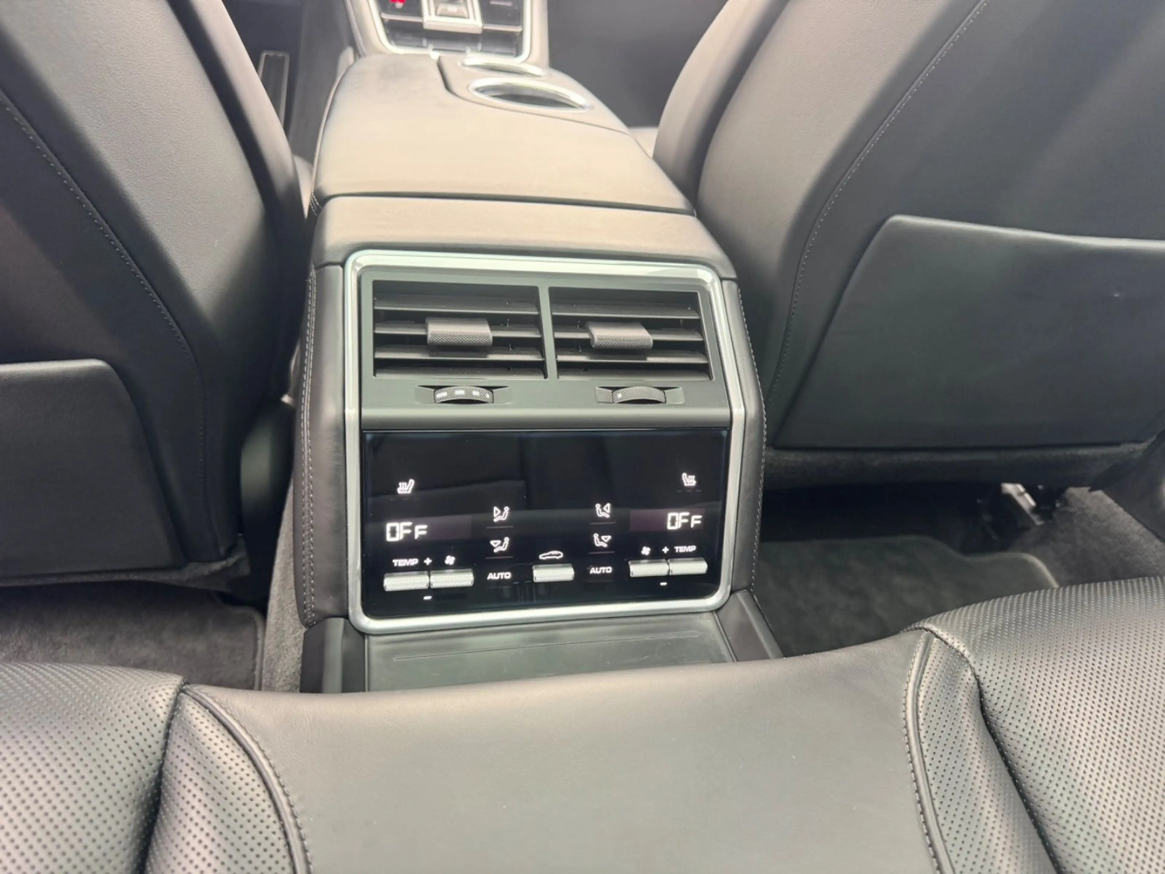 Porsche Panamera Sport Turismo Turbo S E-Hybrid — photo 12