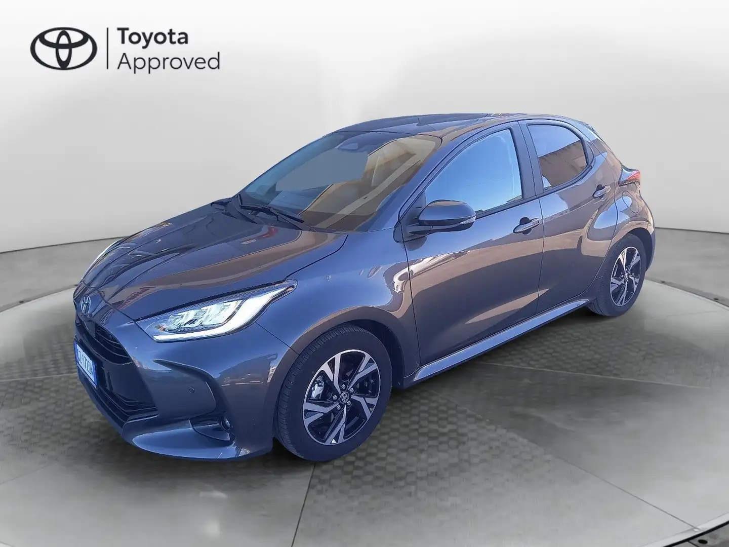 Toyota Yaris Yaris 1.5 Hybrid 5 porte Trend Gris - 1