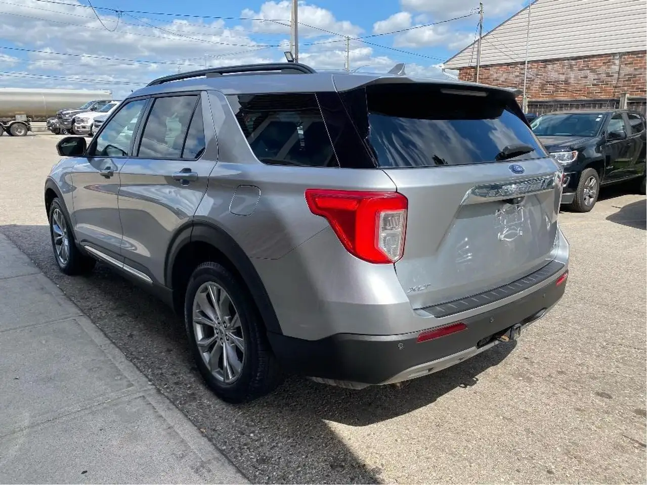 Ford Explorer снимка Ford Explorer