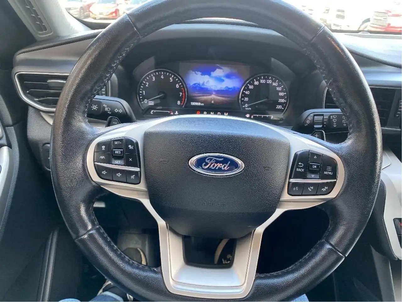 Ford Explorer снимка Ford Explorer