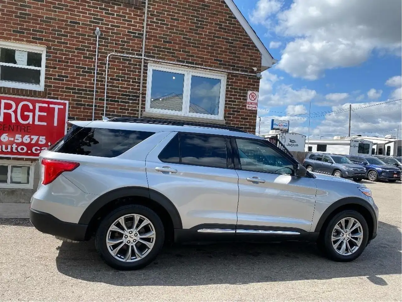 Ford Explorer снимка Ford Explorer