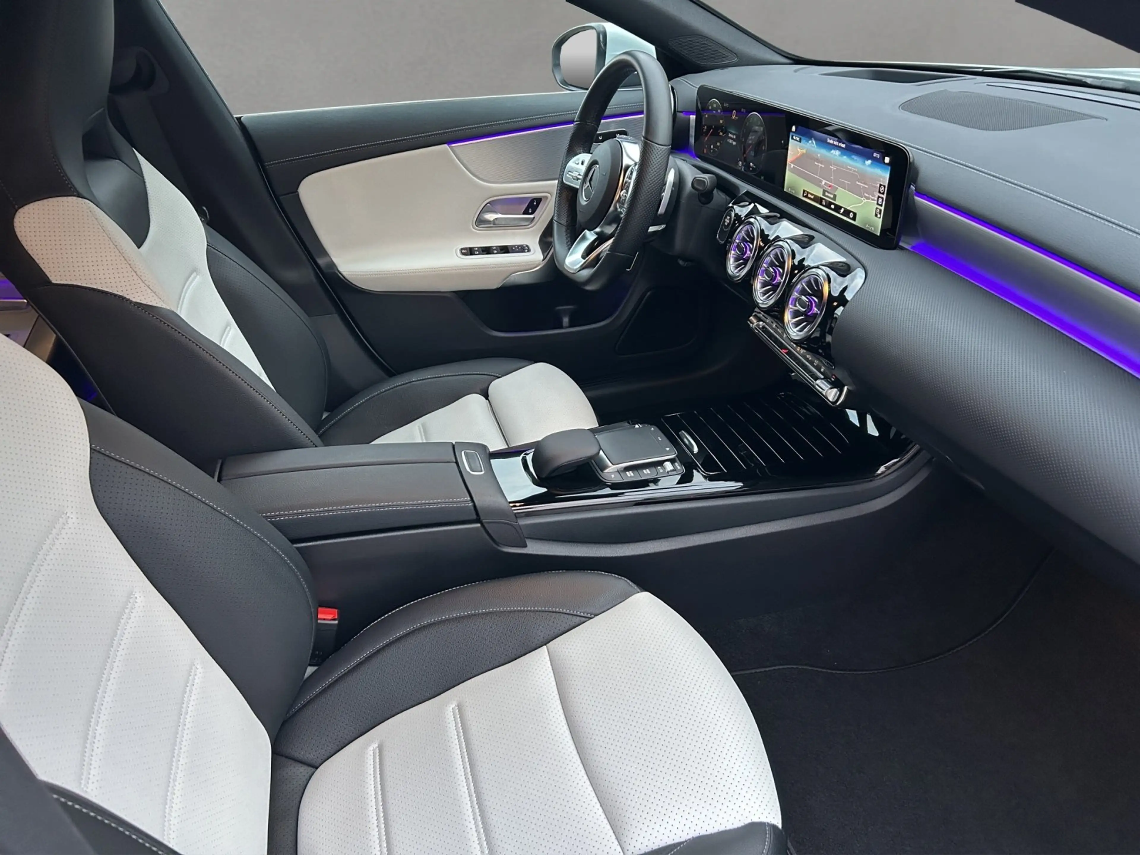 Mercedes-Benz CLA 250 CLA250e SB AMG Sitzklim DISTR Busin AHK HUD MLED — photo 13