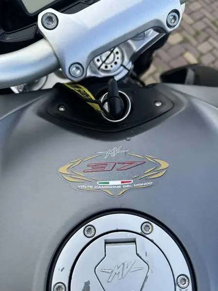 MV Agusta Rivale 800 - foto 7