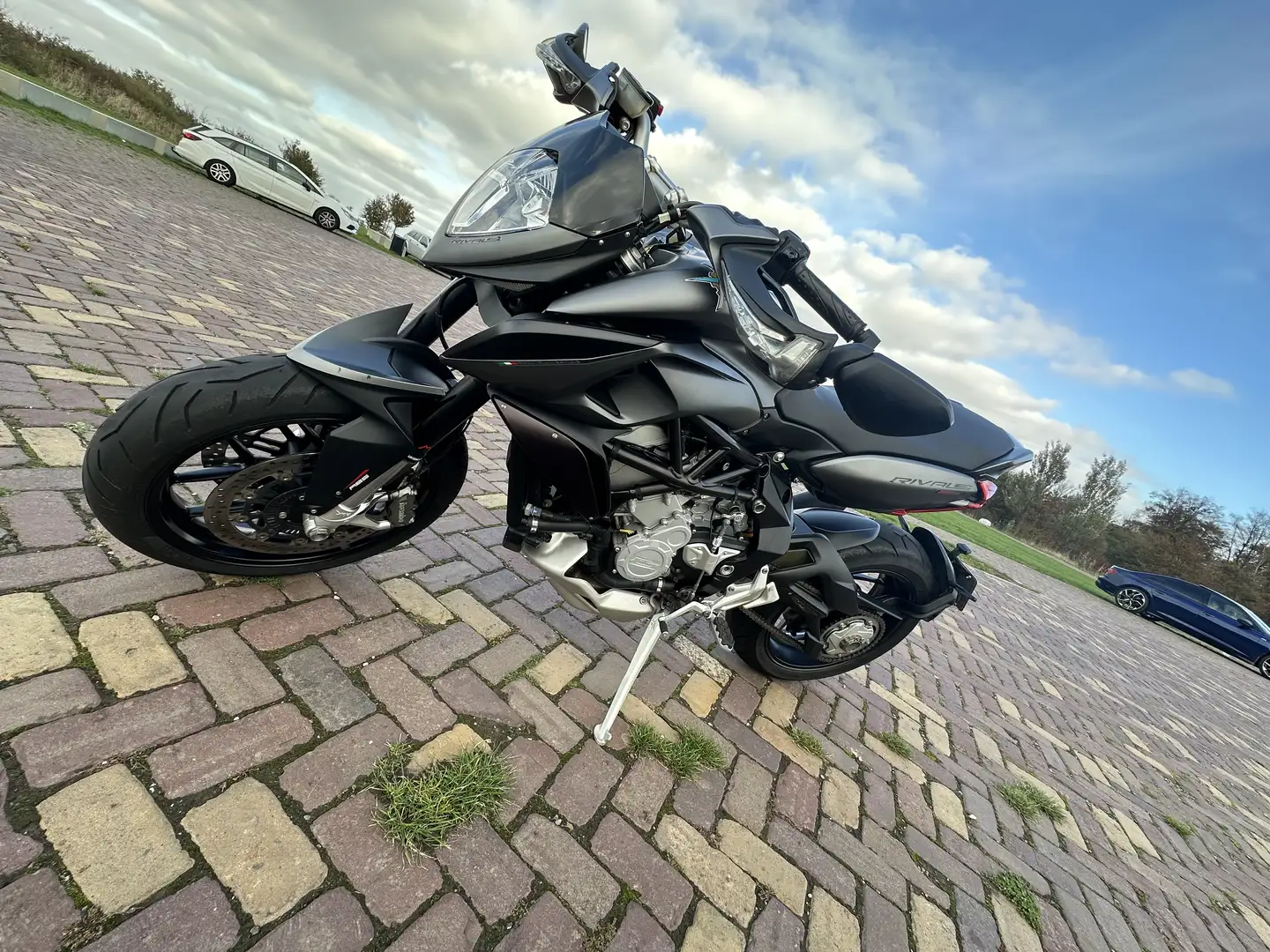 MV Agusta Rivale 800 Grijs - 1