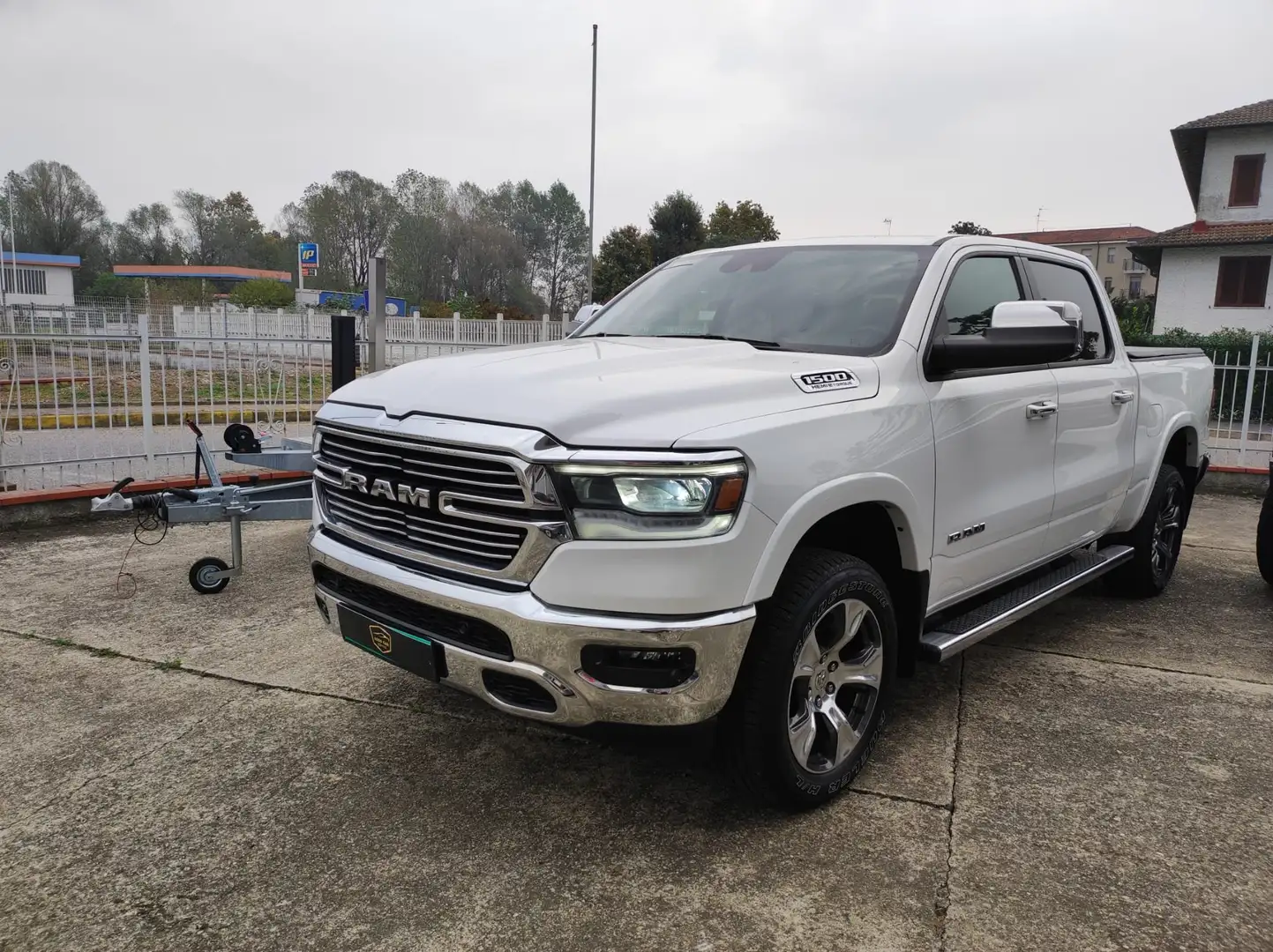 Dodge RAM Ram 1500 5.7 V8 LARAMI GPL Blanco - 1