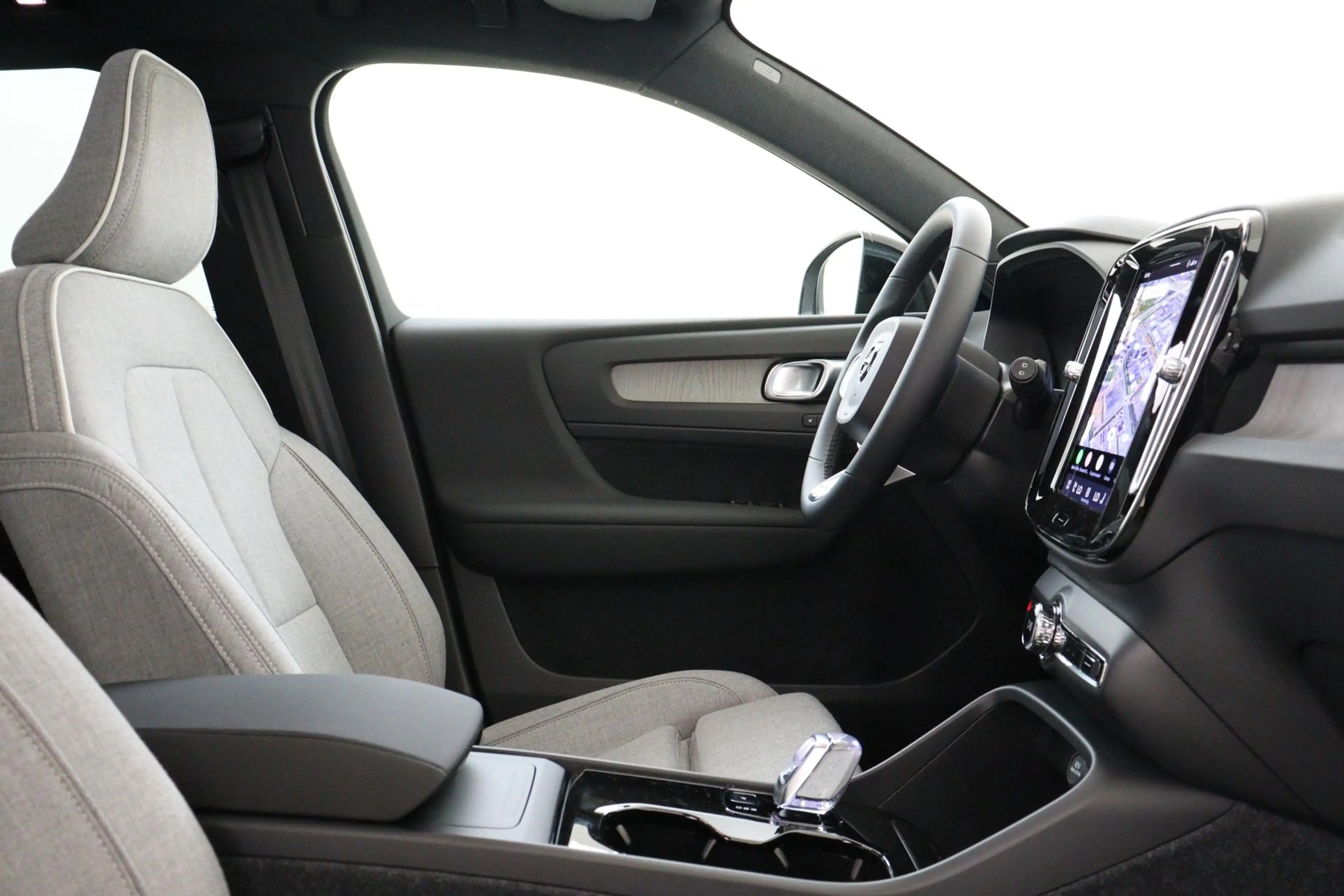 Volvo EX40 SINGLE MOTOR EXTENDED RANGE ULTRA EUROPA 82 kWh -P — photo 12