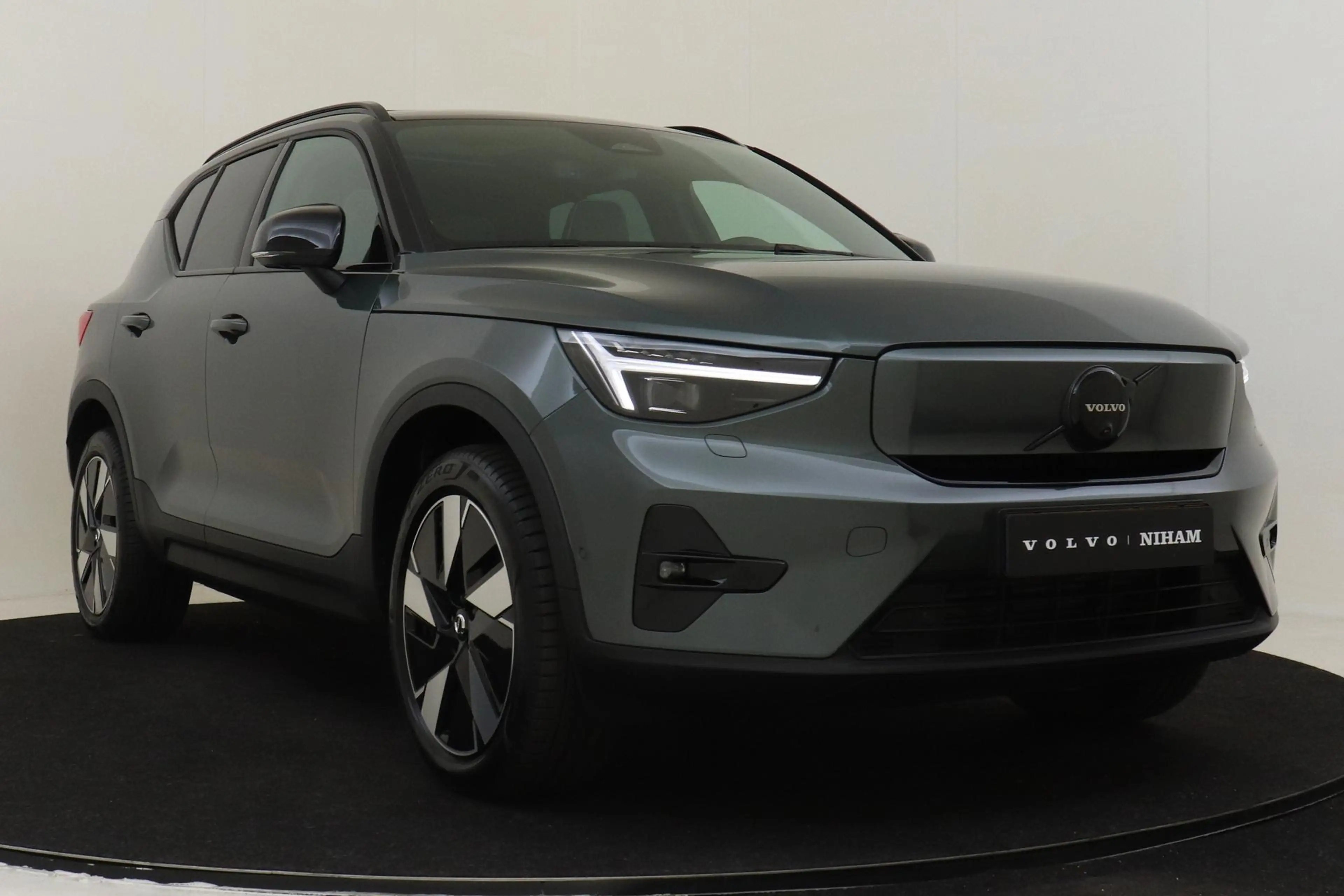 Volvo EX40 SINGLE MOTOR EXTENDED RANGE ULTRA EUROPA 82 kWh -P — photo 11