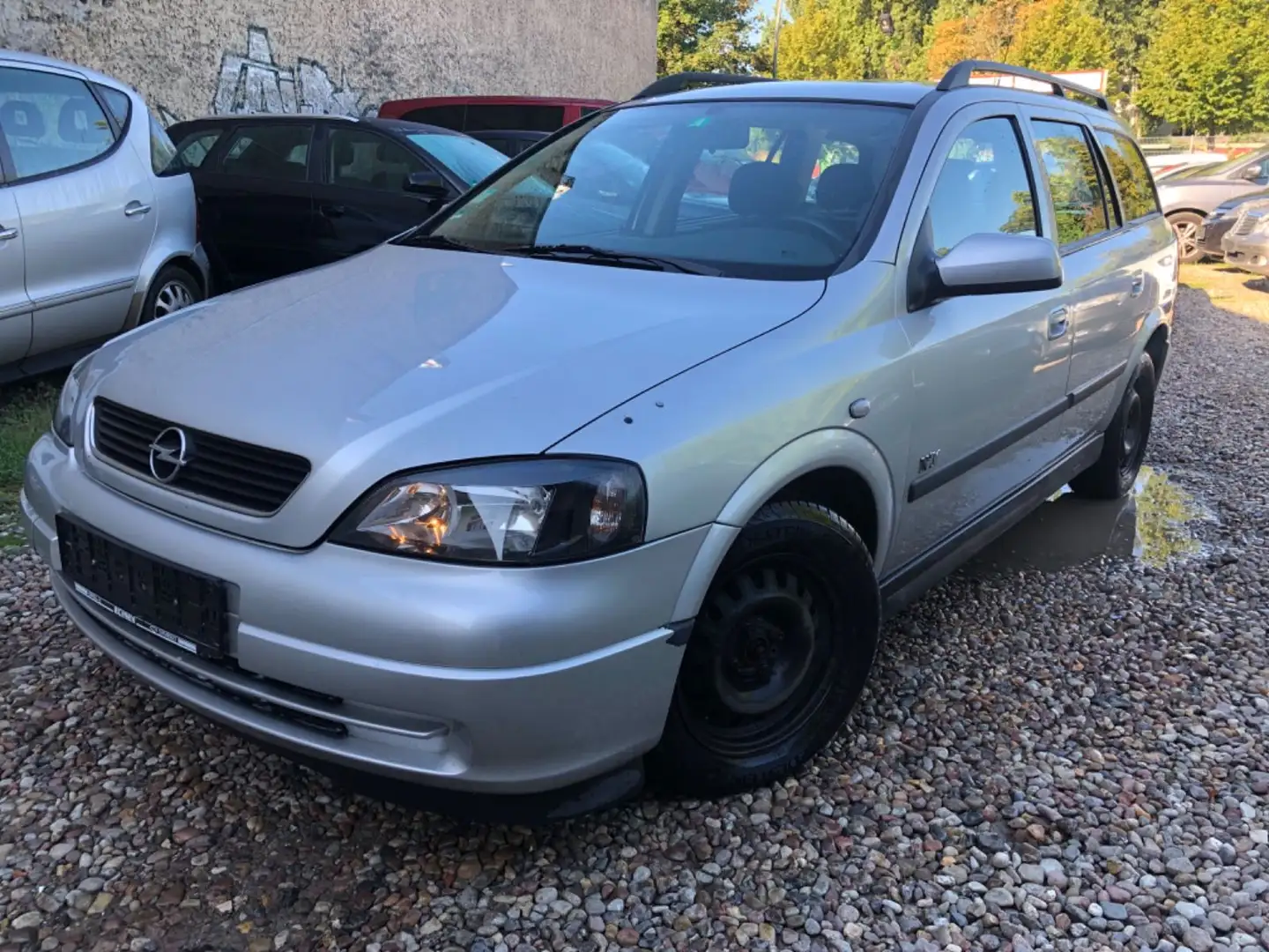 Opel Astra 1.6 Njoy Automatik Silber - 1