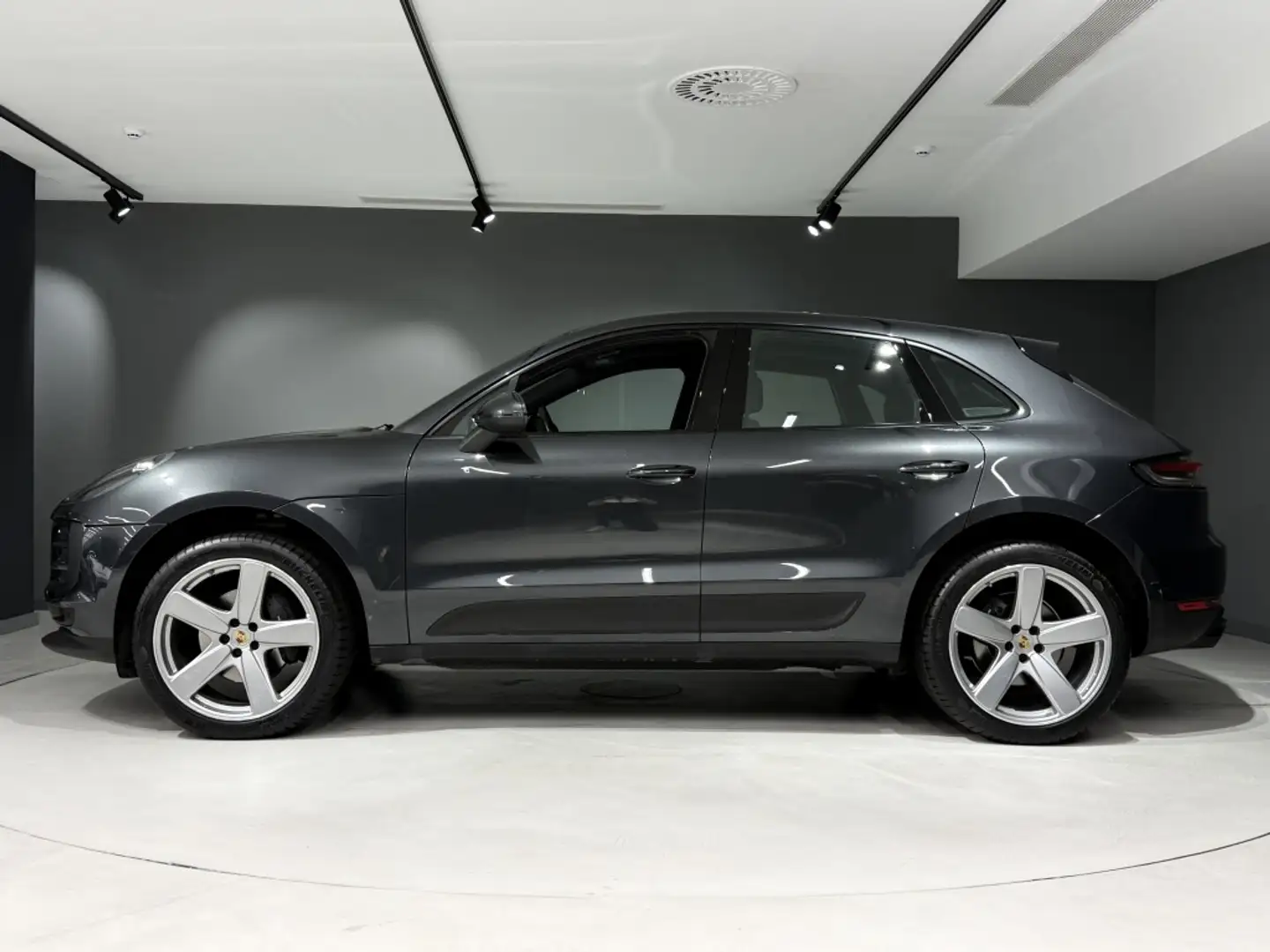 Porsche Macan Aut. Gris - 2