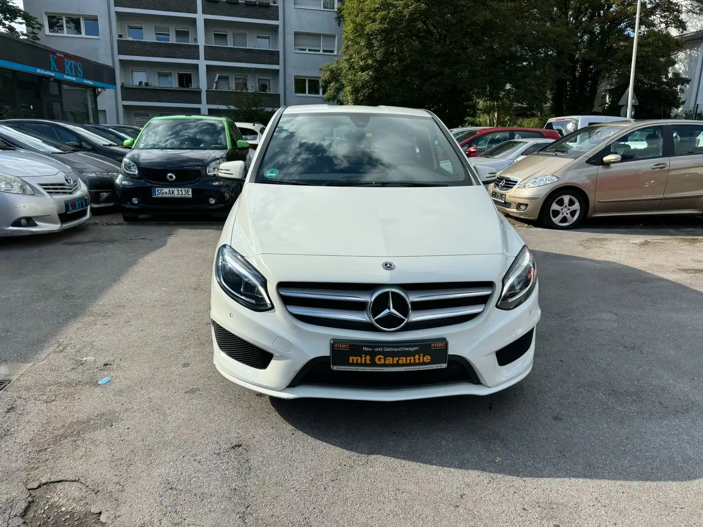 Mercedes-Benz B 180 B 180/AMG/LED/Business/Alcantara bijela - 2