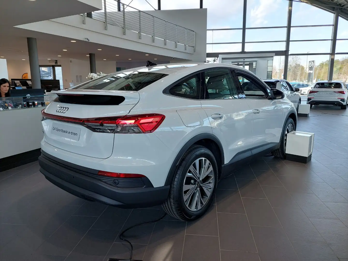 Audi Q4 e-tron sportback e-tron 40 evo Білий - 2