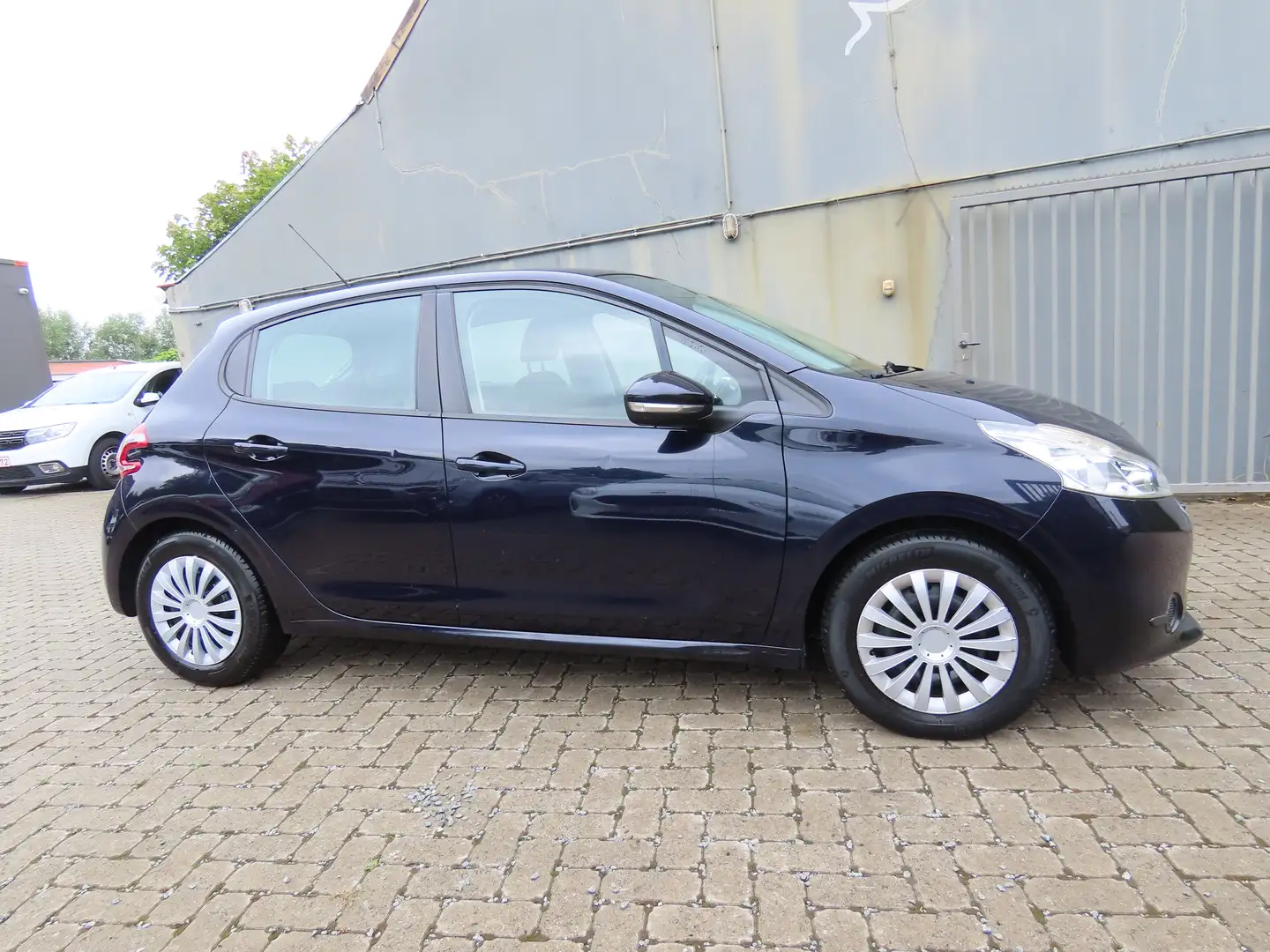 Peugeot 208 1.2i Active Blauw - 2