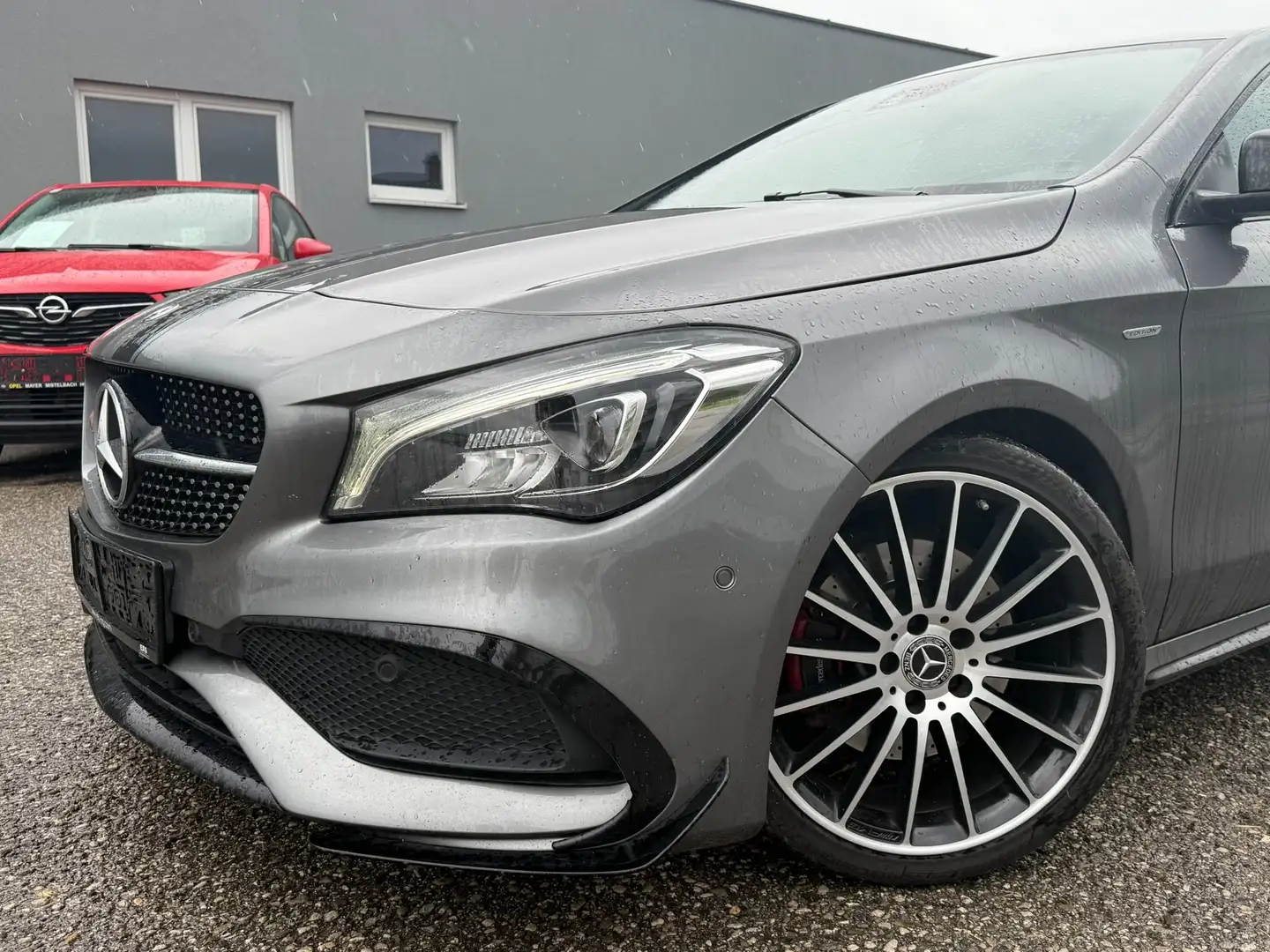 Mercedes-Benz CLA 250 CLA 250 4Matic Sport Shooting Brake Edition Grau - 2