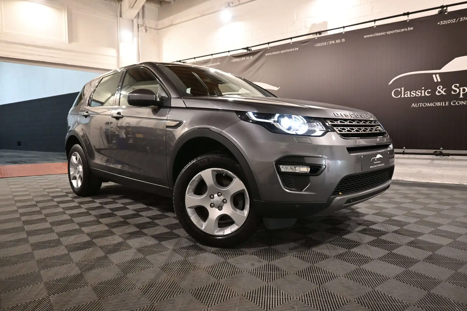 Land Rover Discovery Sport 2.0 TD4 HSE / EURO 6b / XENON / GPS NAVI / FULL Gris - 2