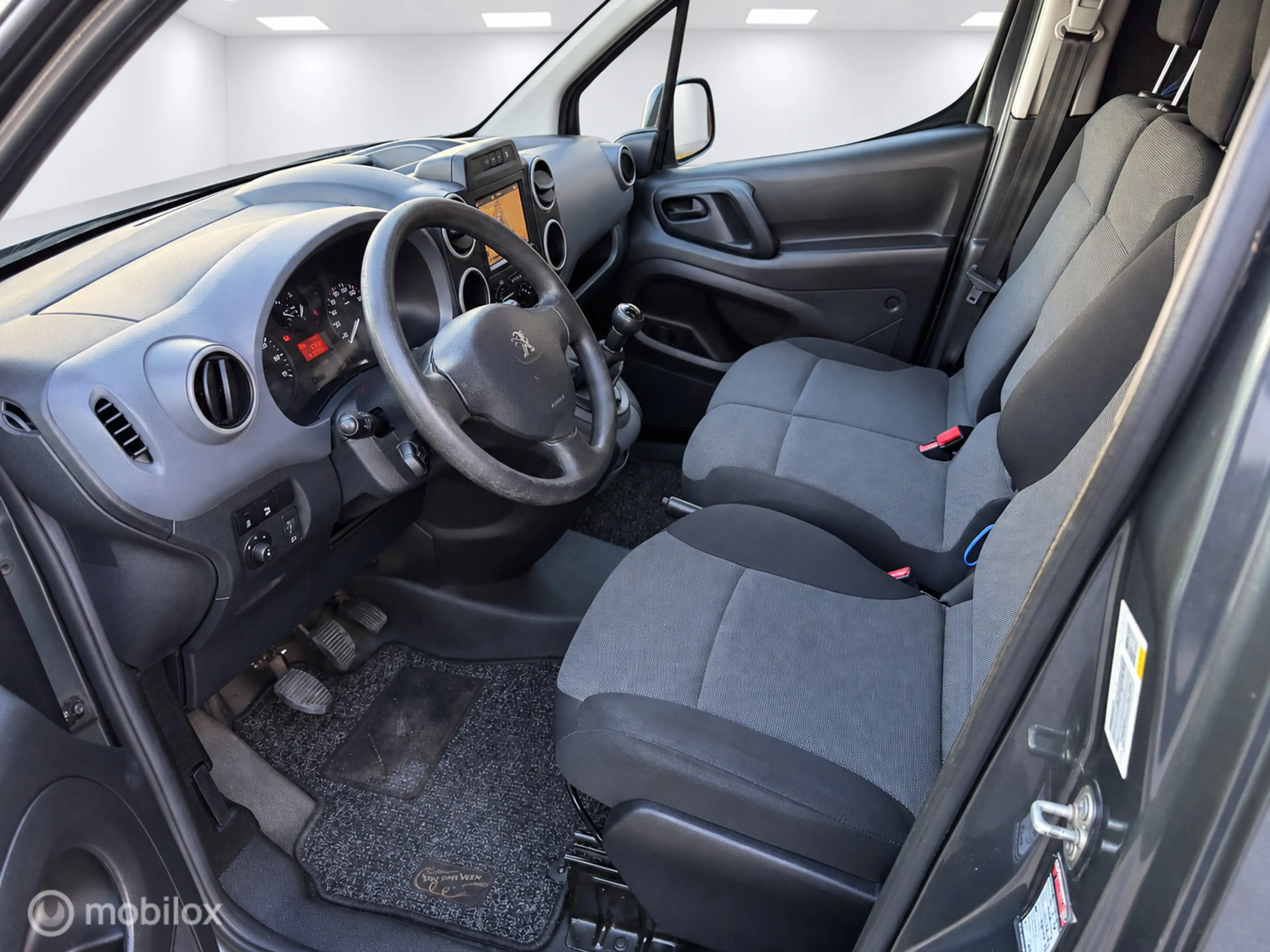 Peugeot Partner bestel 120 1.6 BlueHDi 100 L1 Galicia Premium Pack — photo 9