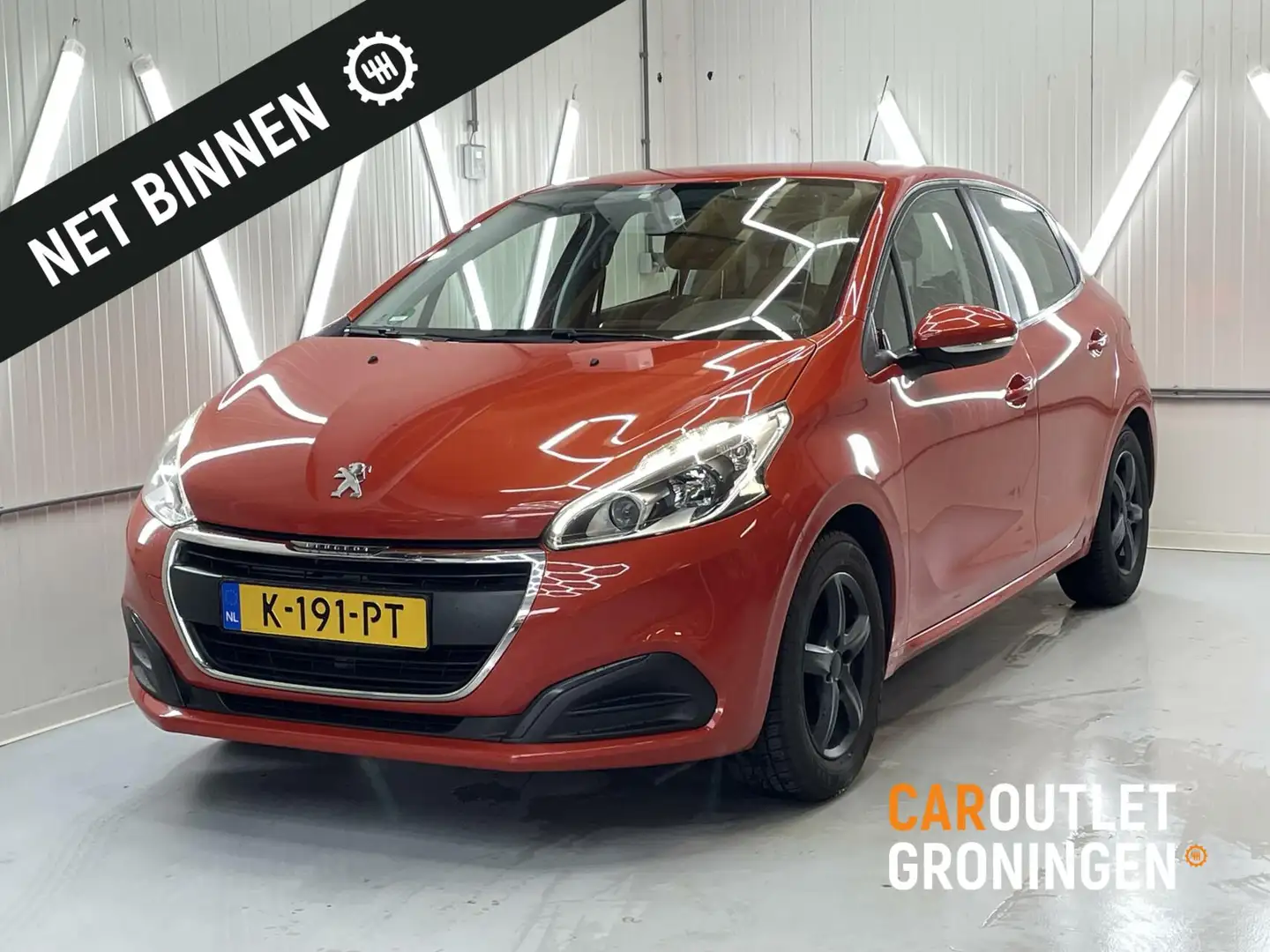 Peugeot 208 1.2 PureTech Blue Lease Premium 5D | AIRCO | CRUIS Oranje - 1