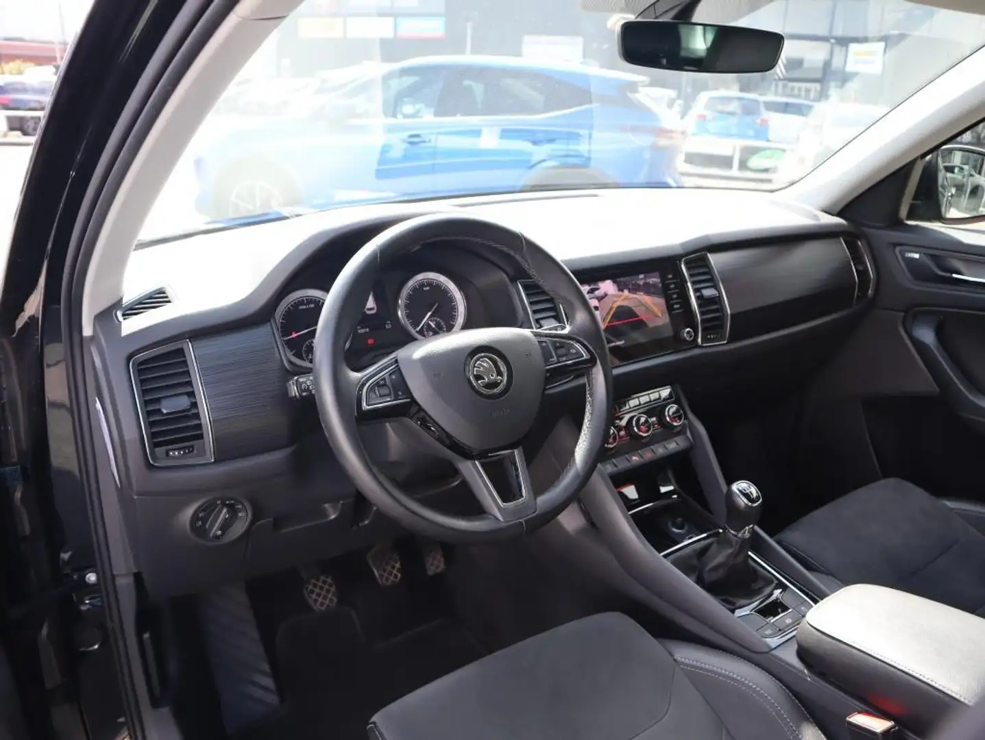 Skoda Kodiaq 1.5 TSI 150PK / Business Edition / Trekhaak / Zwart - 2