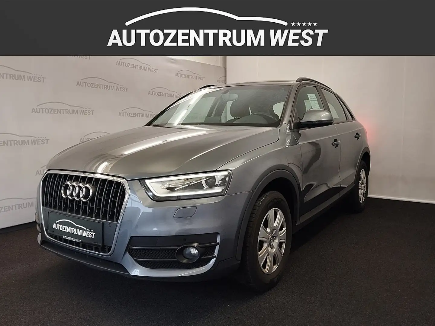 Audi Q3 2,0 TDI quattro S-tronic..Navi/AHK/Xenon Grau - 2