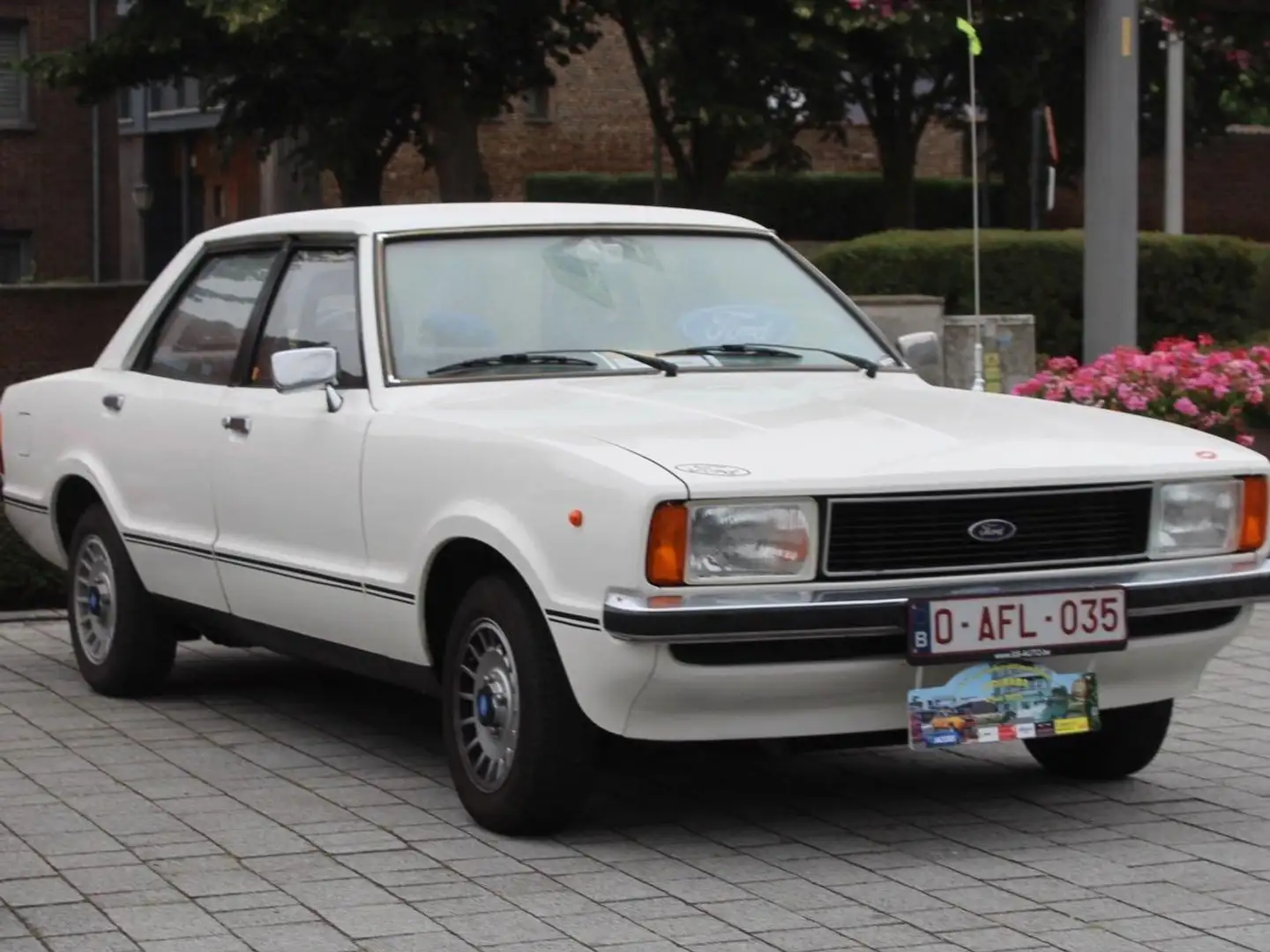 Ford Taunus Alb - 1