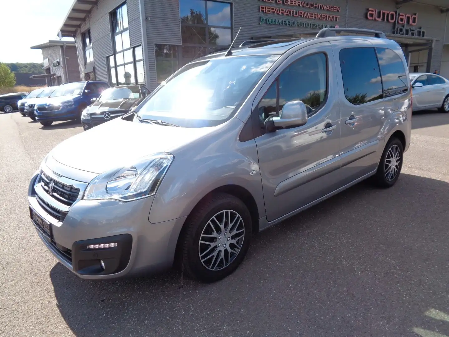 Peugeot Partner Tepee Allure Grau - 1