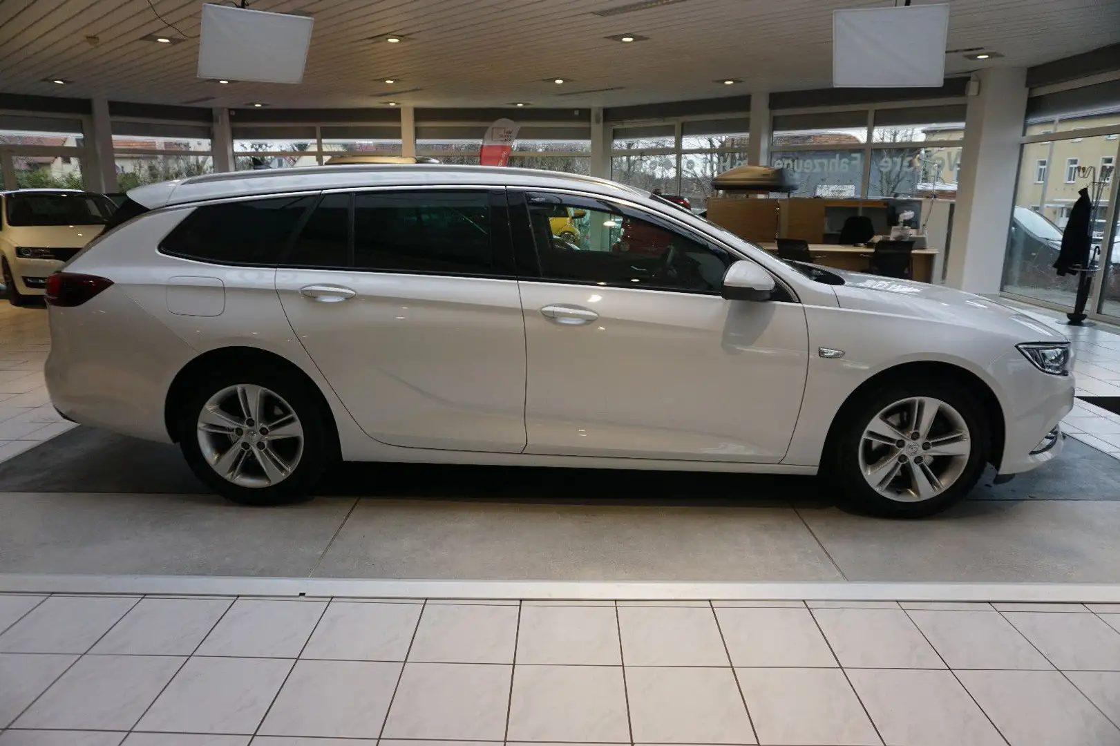 Opel Insignia B ST Innovation AUTOMATIK, INTELLILUX Weiß - 2