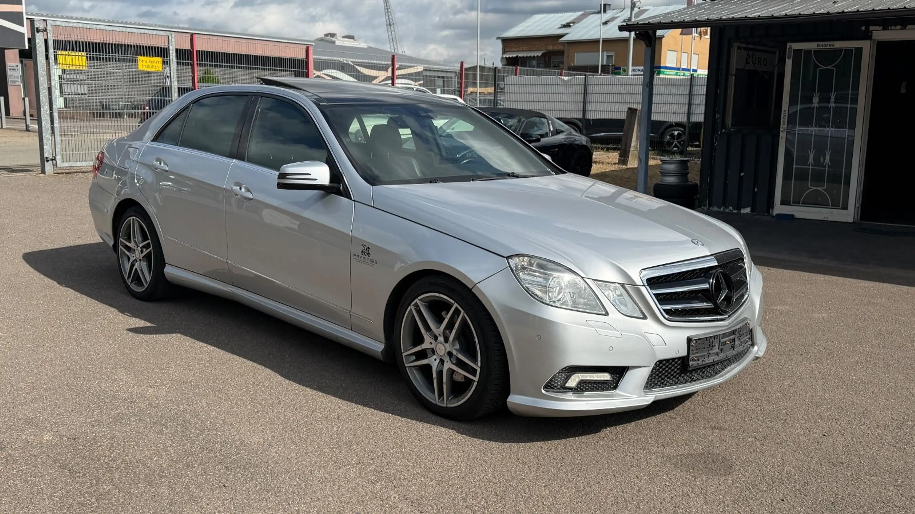 Mercedes-Benz E 350 CDI 4Matic AMG Line Avantgarde — photo 3