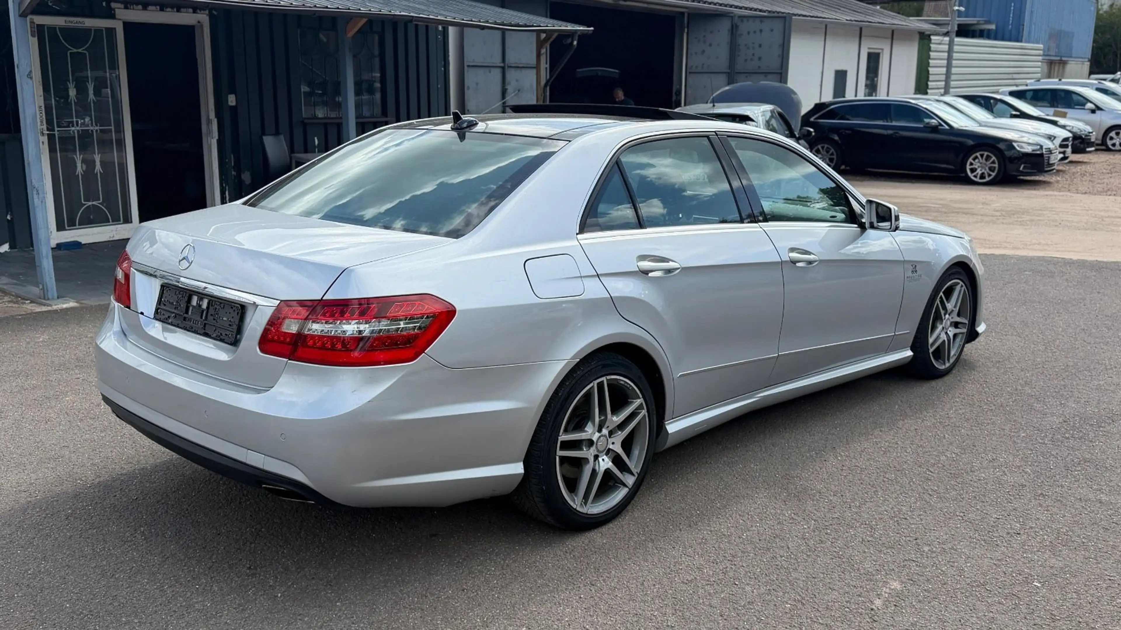 Mercedes-Benz E 350 CDI 4Matic AMG Line Avantgarde — photo 4