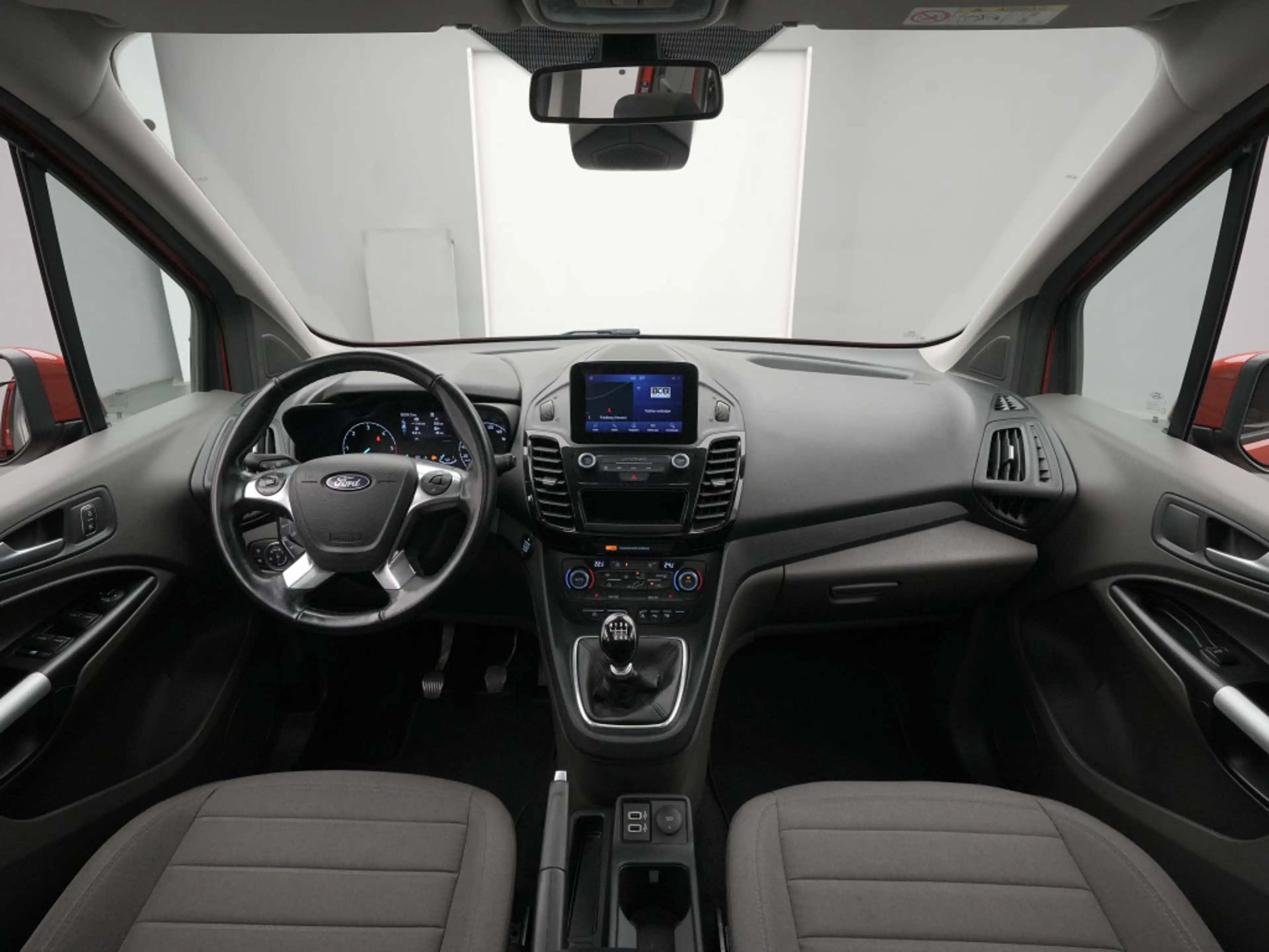 Ford Tourneo Grand Connect Titanium 120PS — photo 13