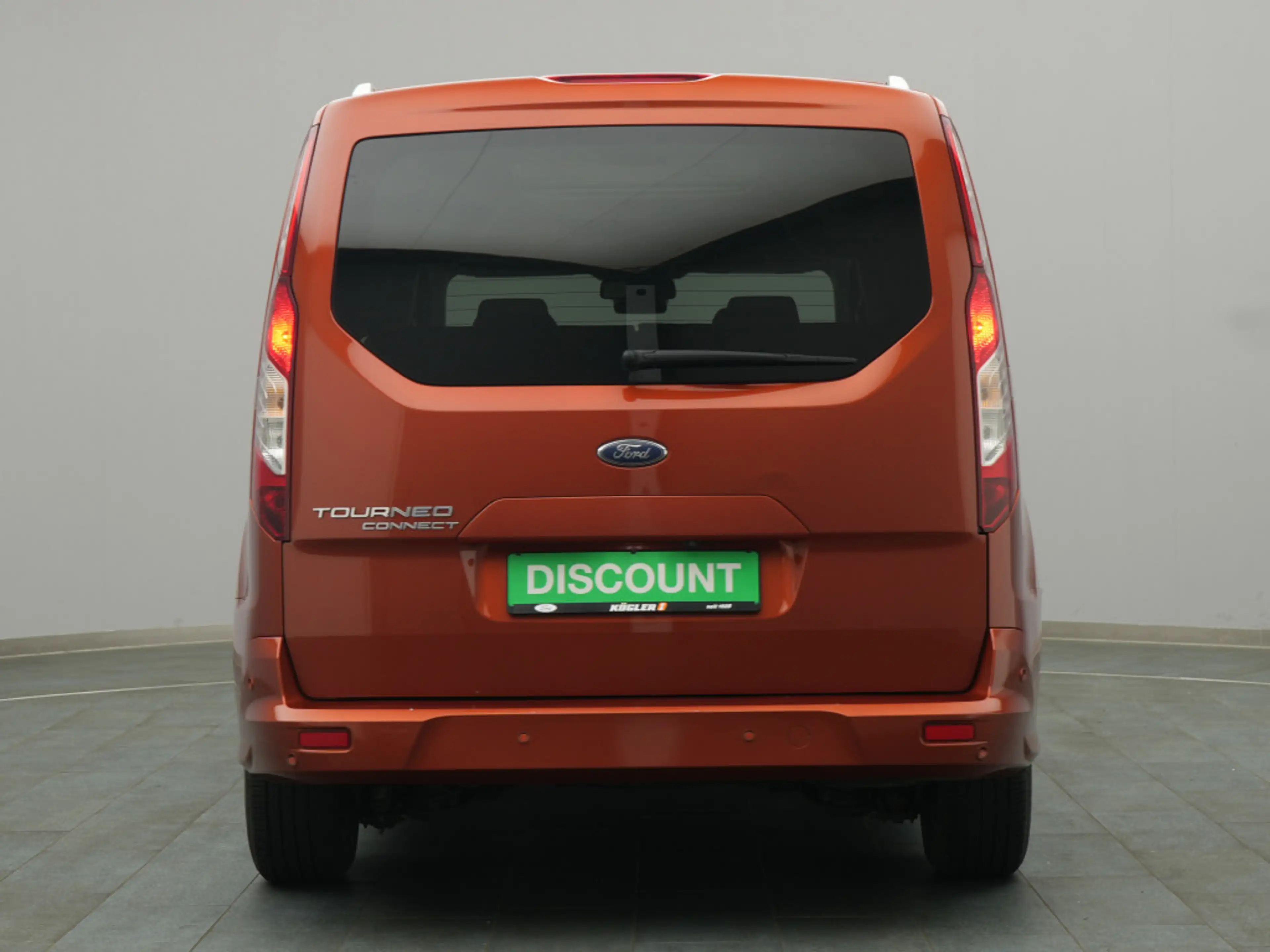 Ford Tourneo Grand Connect Titanium 120PS — photo 7