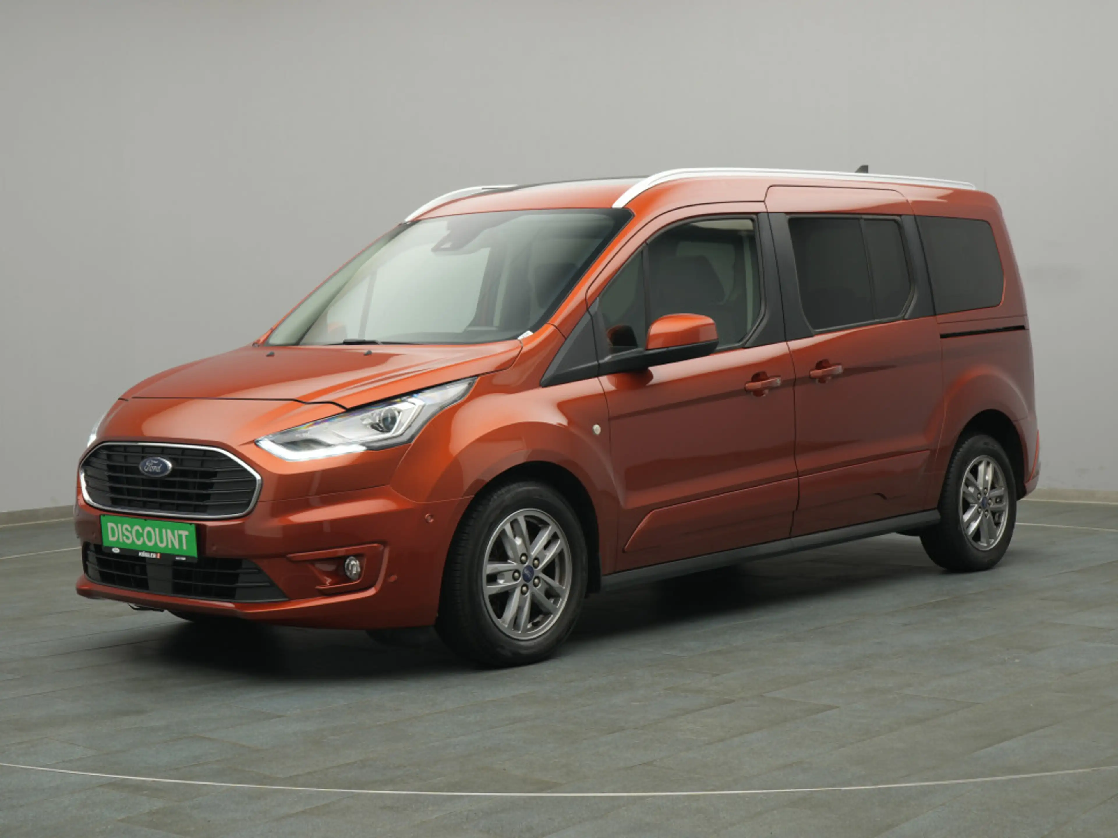 Ford Tourneo Grand Connect Titanium 120PS — photo 2
