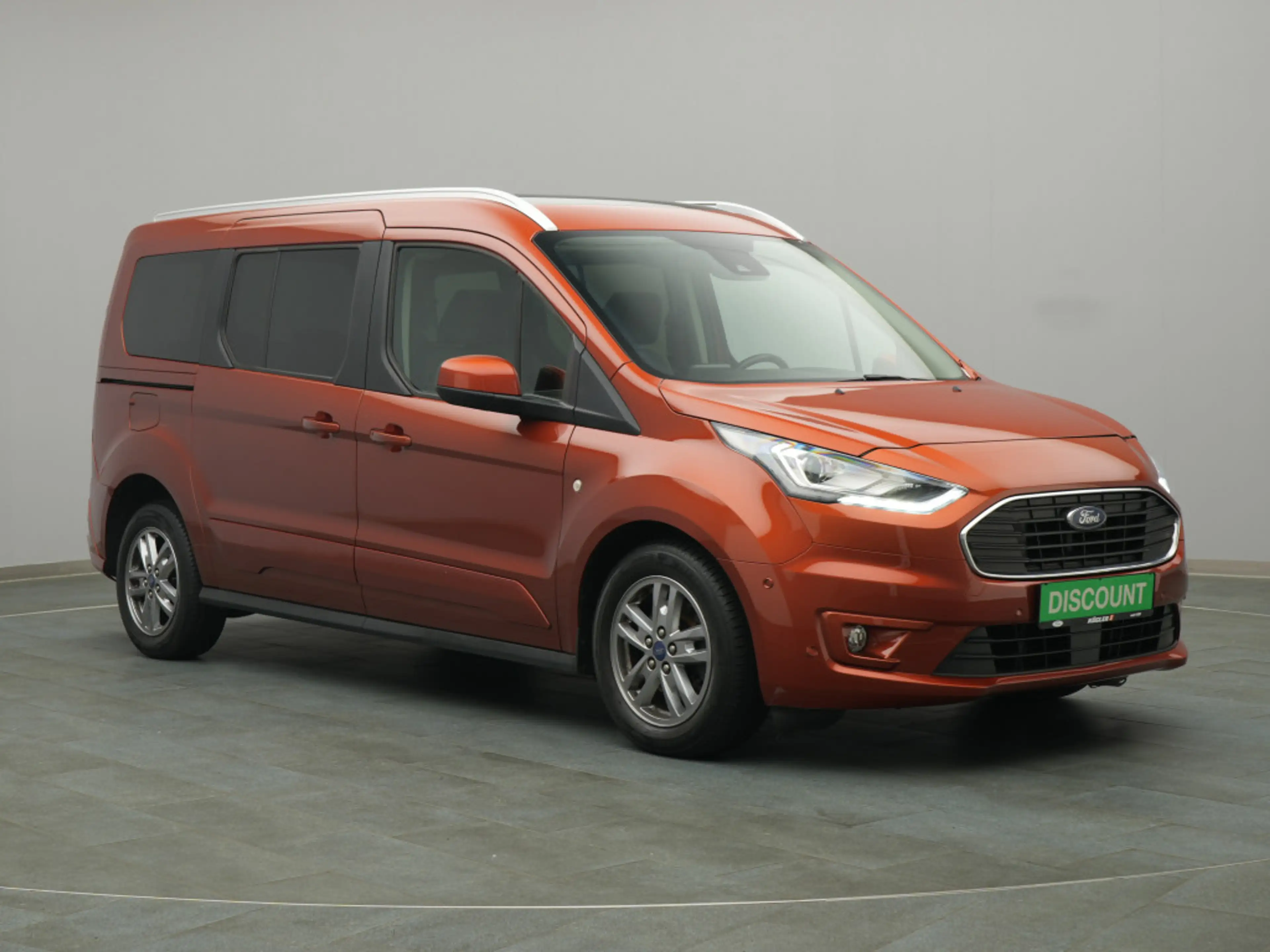 Ford Tourneo Grand Connect Titanium 120PS — photo 5