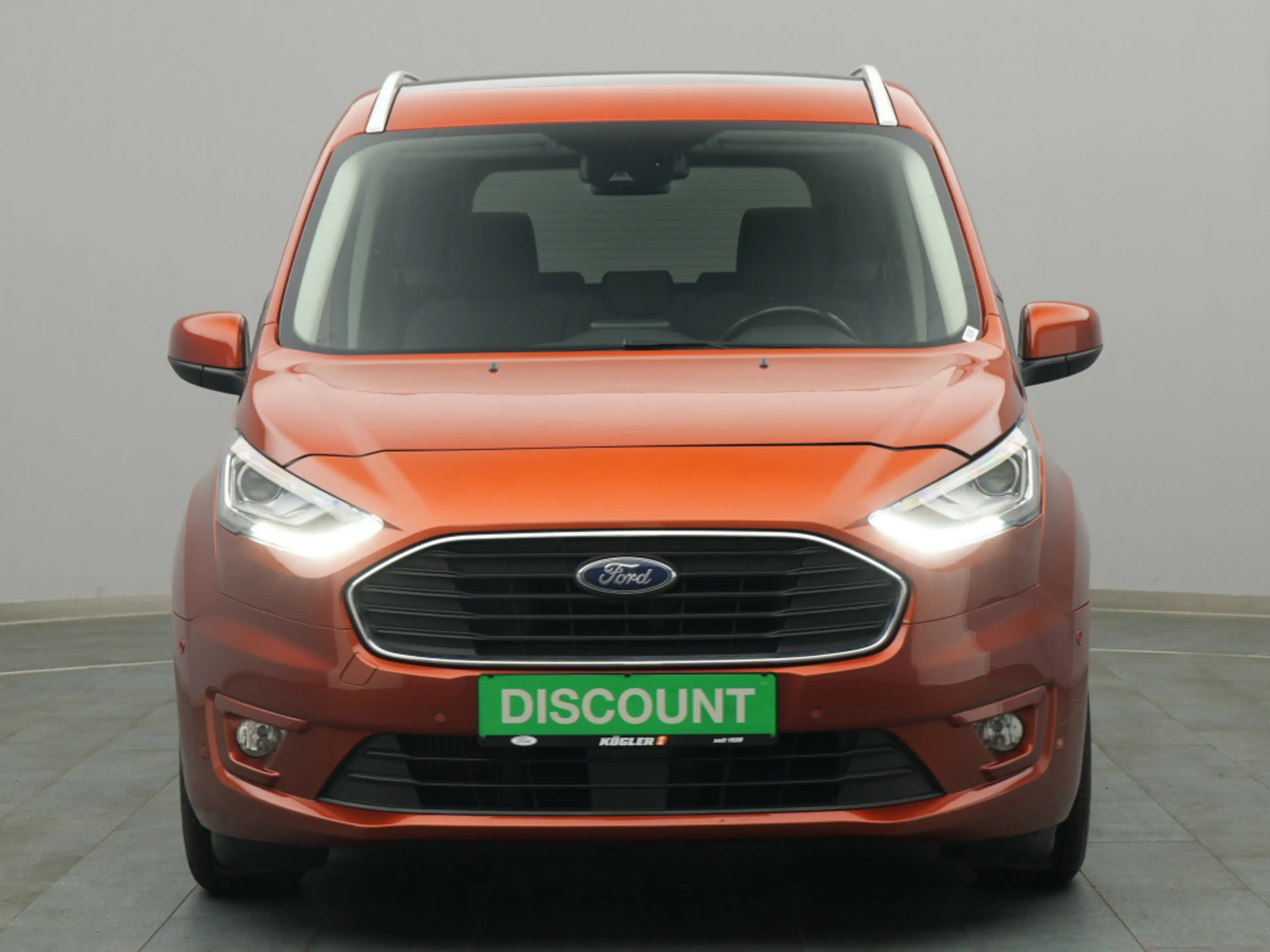 Ford Tourneo Grand Connect Titanium 120PS — photo 6