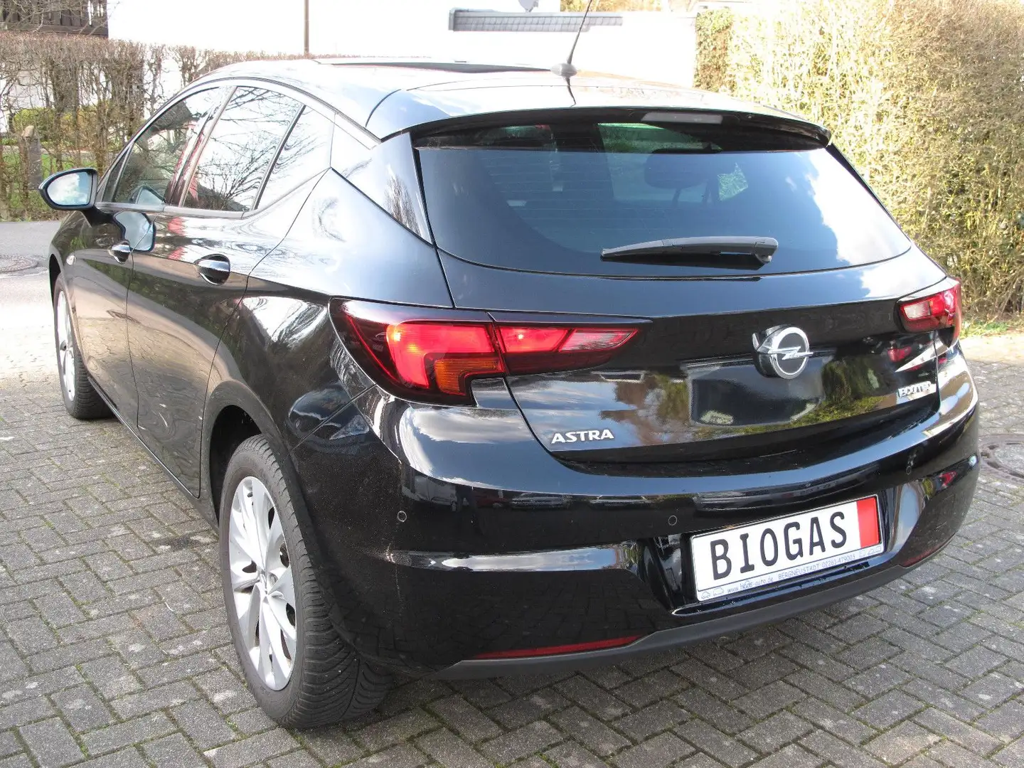 Opel Astra K Lim. 5-trg. INNOVATION CNG KAM ALU 1HD Zwart - 2