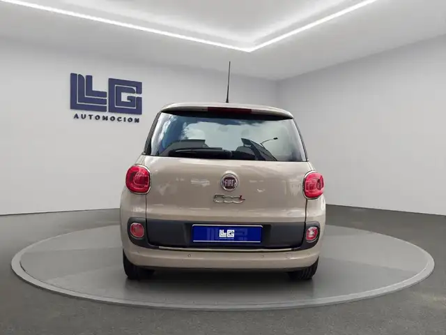 Fiat 500L view 7