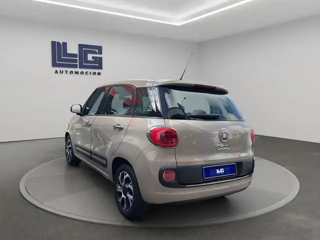Fiat 500L view 8