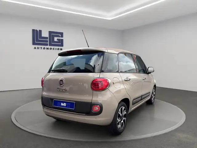 Fiat 500L view 6