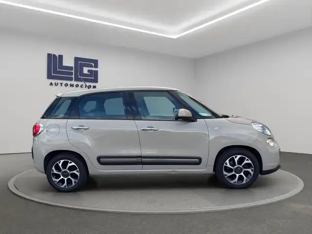 Fiat 500L view 5