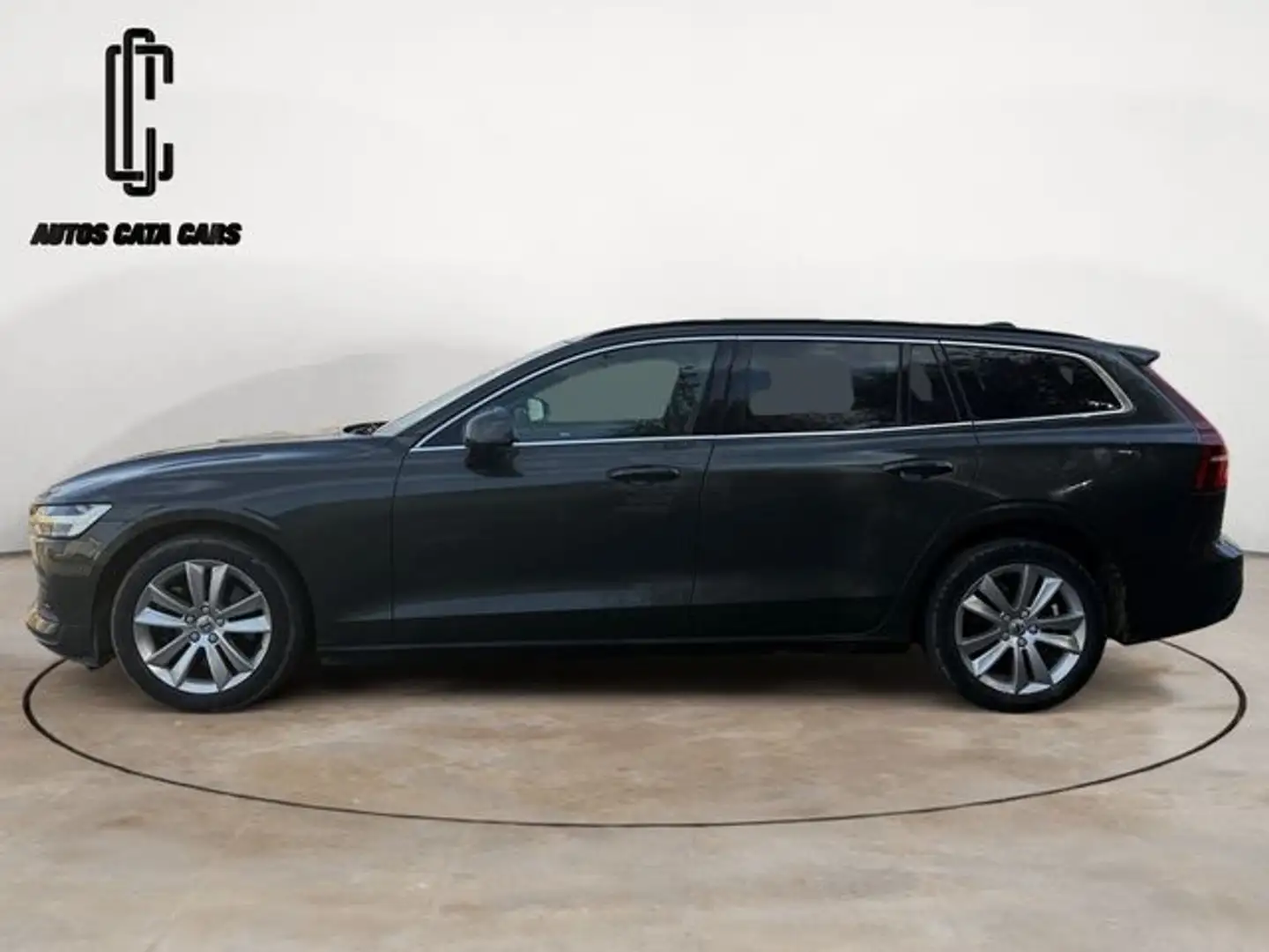 Volvo V60 B4 Momentum Pro Aut. Gris - 2