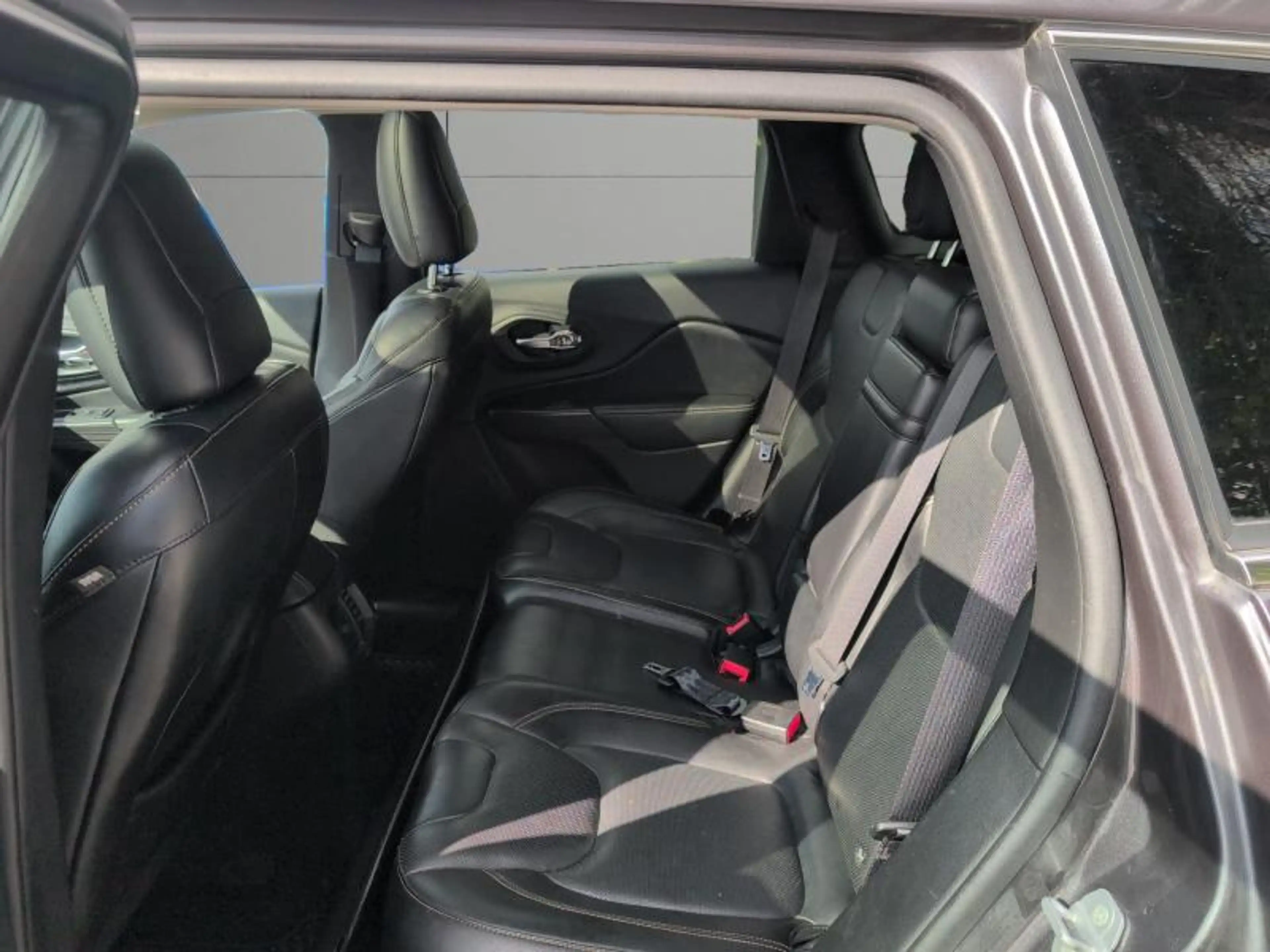 Jeep Cherokee 2.0 170cv Gris 02/15 4X4 B.Auto 7.750€ MARCHAND — photo 8