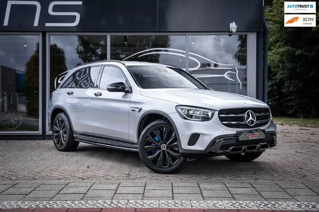 Mercedes-Benz GLC 300 300e 4MATIC Premium Plus|Night Package|Carplay|ACC