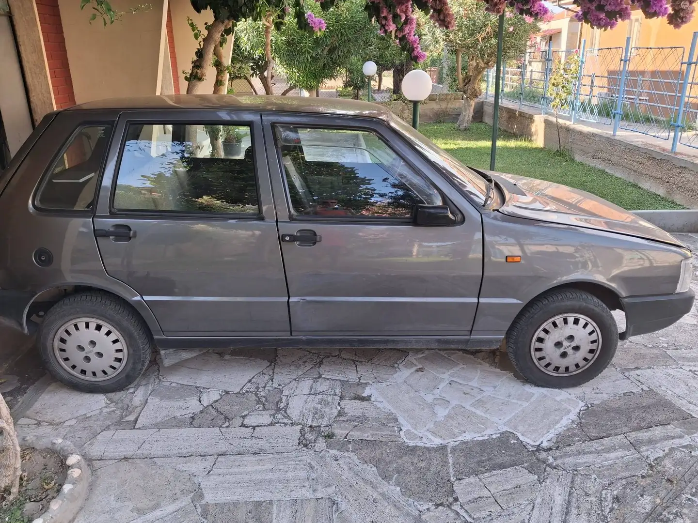 Fiat Uno Uno 5p 1.1 SL 60cv Grau - 2