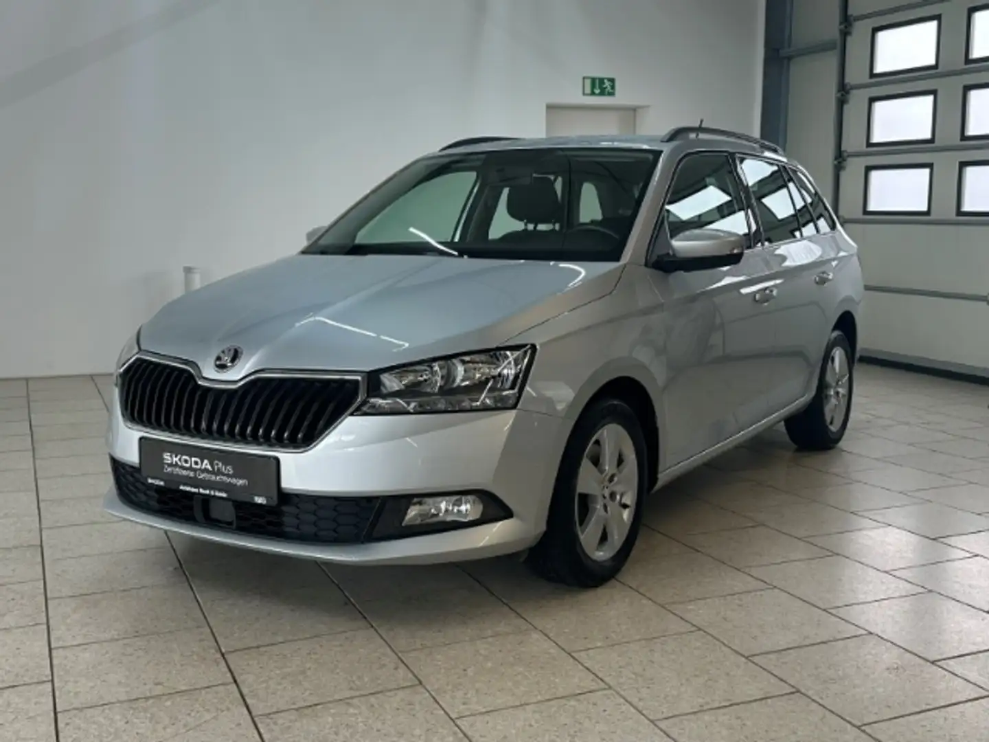 Skoda Fabia Combi 1.0 TSI Ambition Freisprech SHZ PDC Silber - 2