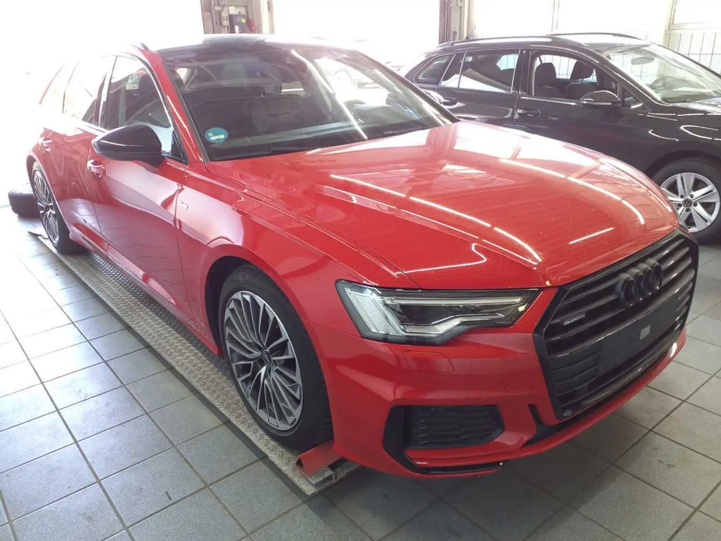 Audi A6 sport 55 TFSI e qu Pano*AHK*Stndklima Rot - 2