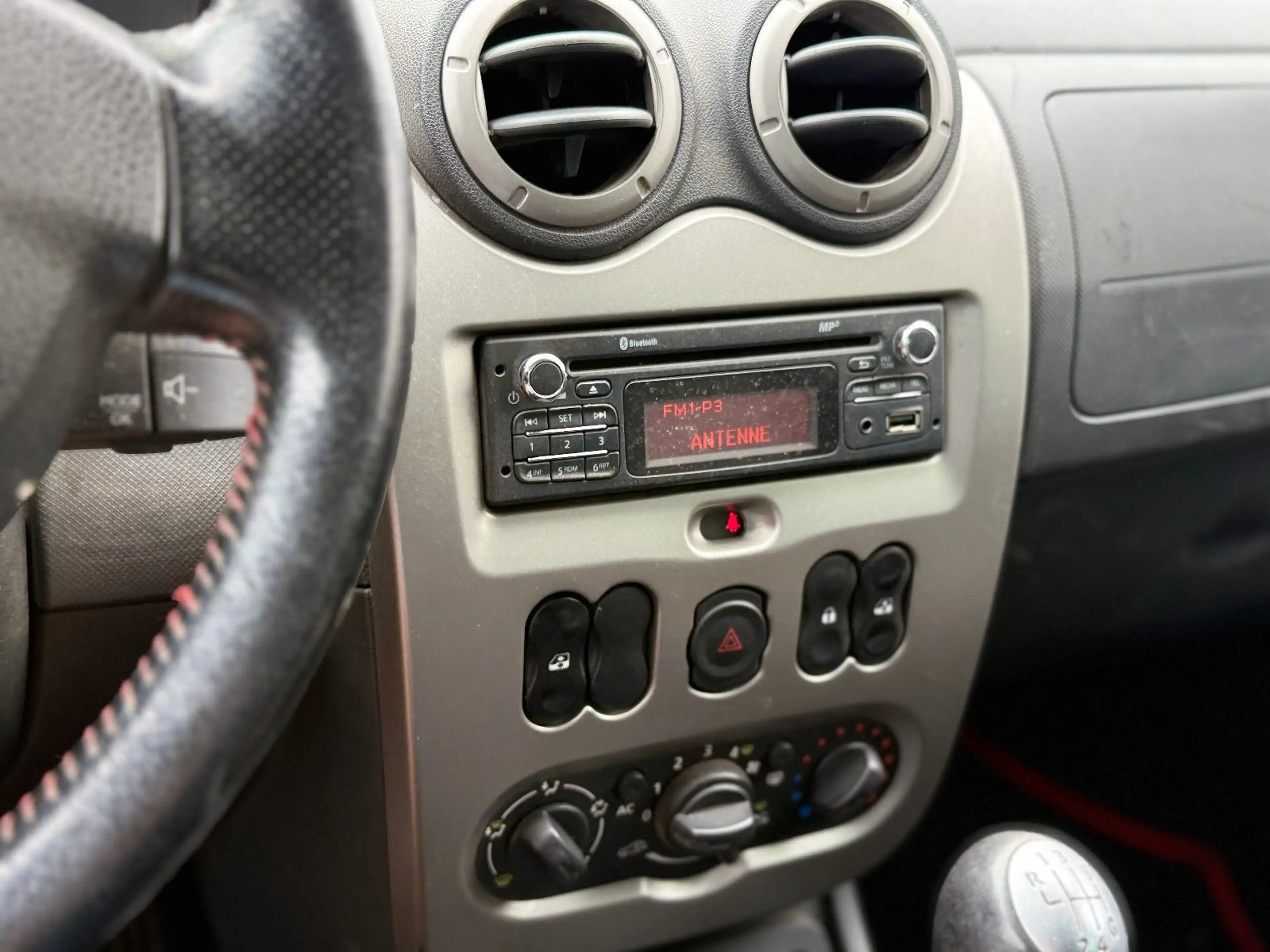 Dacia Duster I Laureate 4x4 KLIMA AHK — photo 9