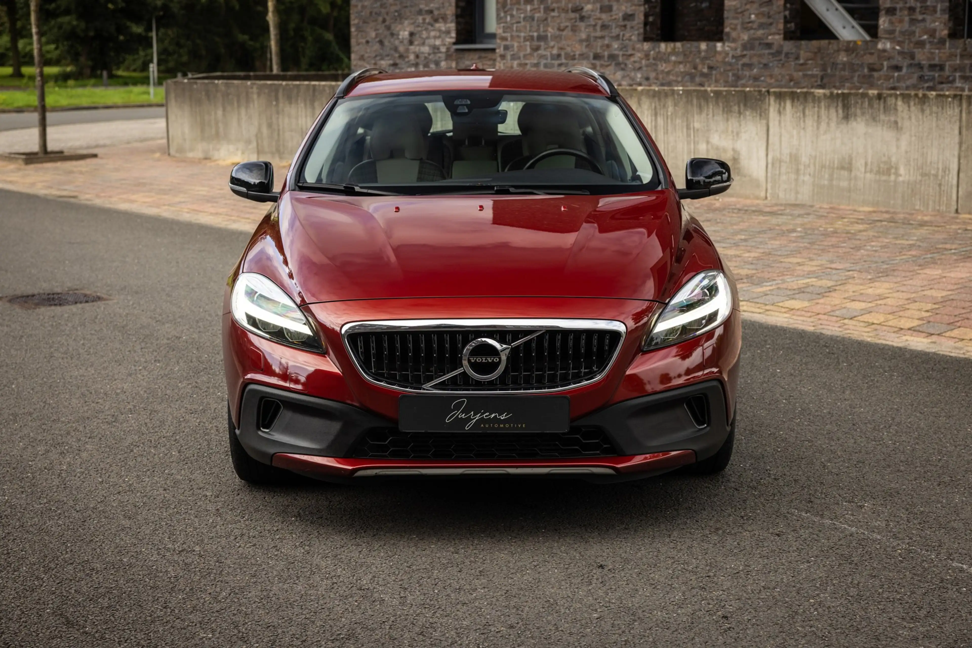 Volvo V40 Cross Country 2.0 T3 Momentum (150pk) LED Standkachel Flamenco — photo 2