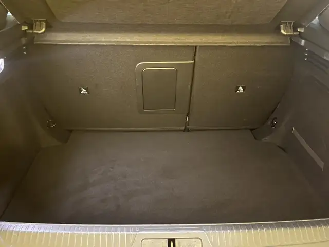 DS Automobiles DS 4 view 5